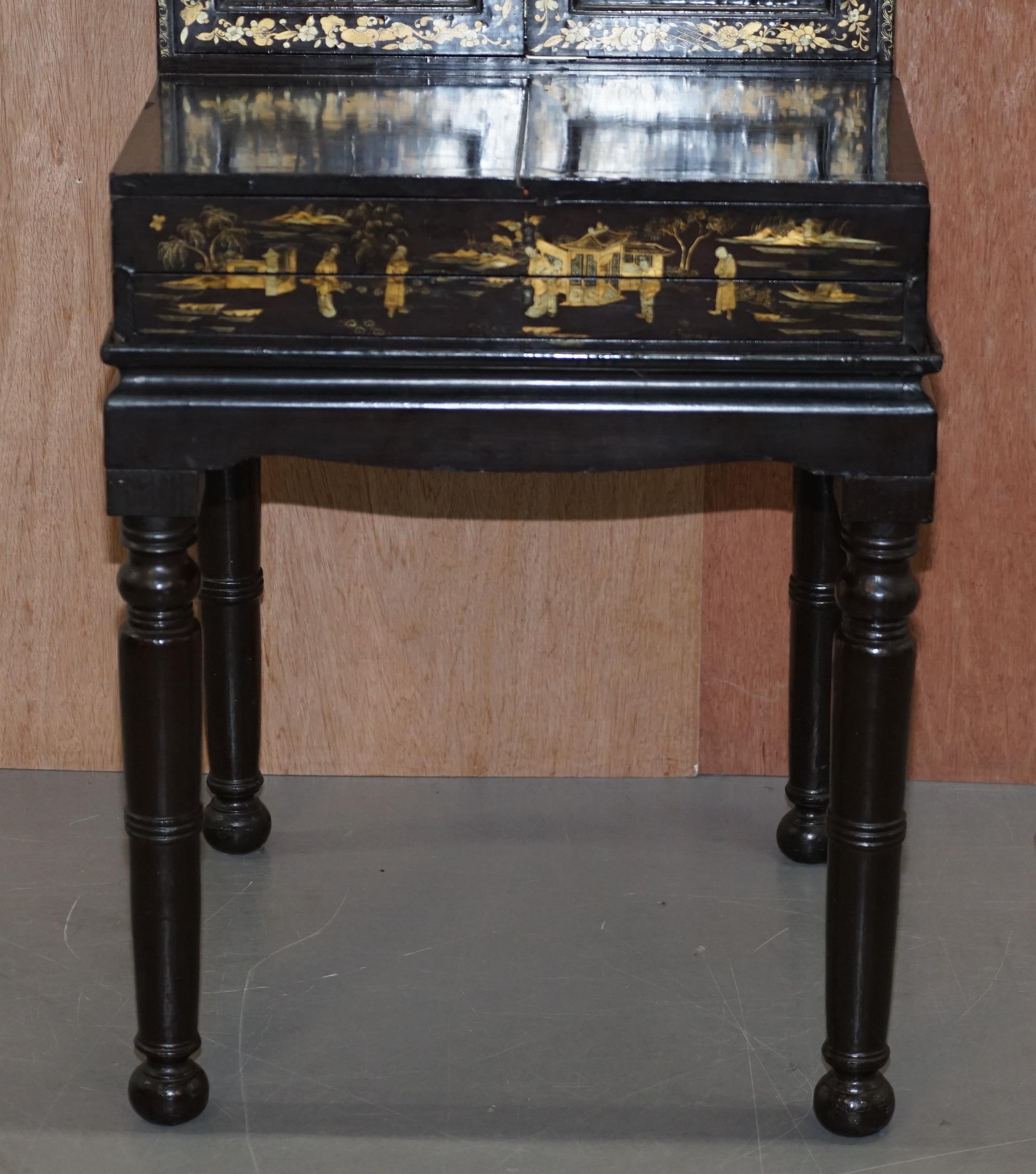 Sublime 19th Chinese Lacqurered Dressing Table Vanity Unit Writing Table or Desk For Sale 3