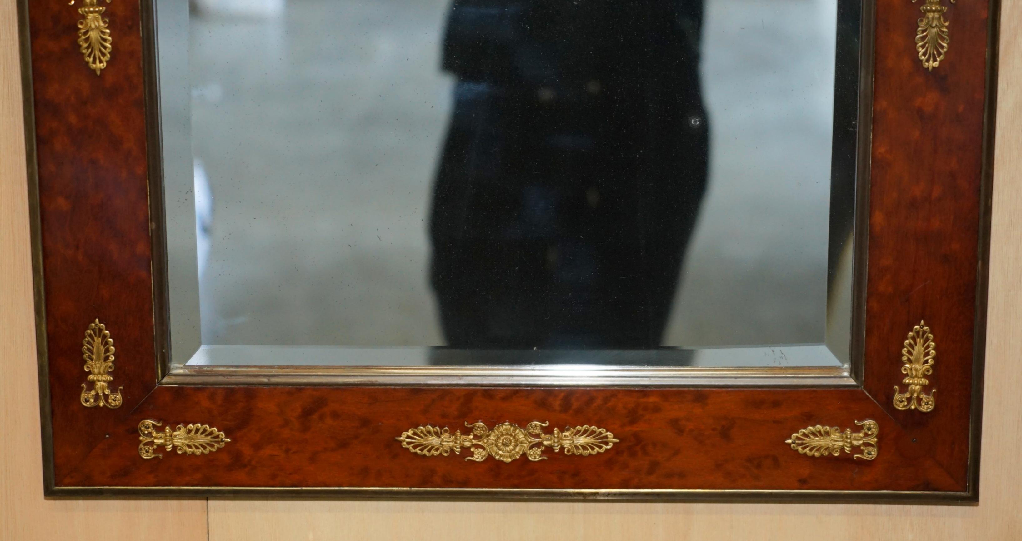SUBLIME SPECCHIO IN NOCE BURR E OTTONE LOUIS XVI DELL'EMPIRE FRANCESE DEL 1860 in vendita 2