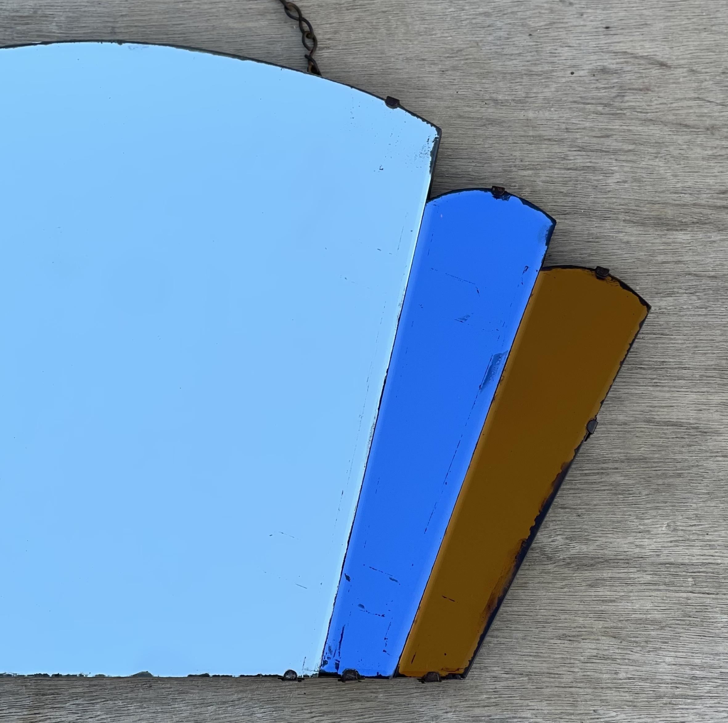 Fait main SUBLIME ANTIQUE ART DECO NEW YORK FAN MIRROR ORANGE & BLUE FOXED PLATE des années 1930 en vente