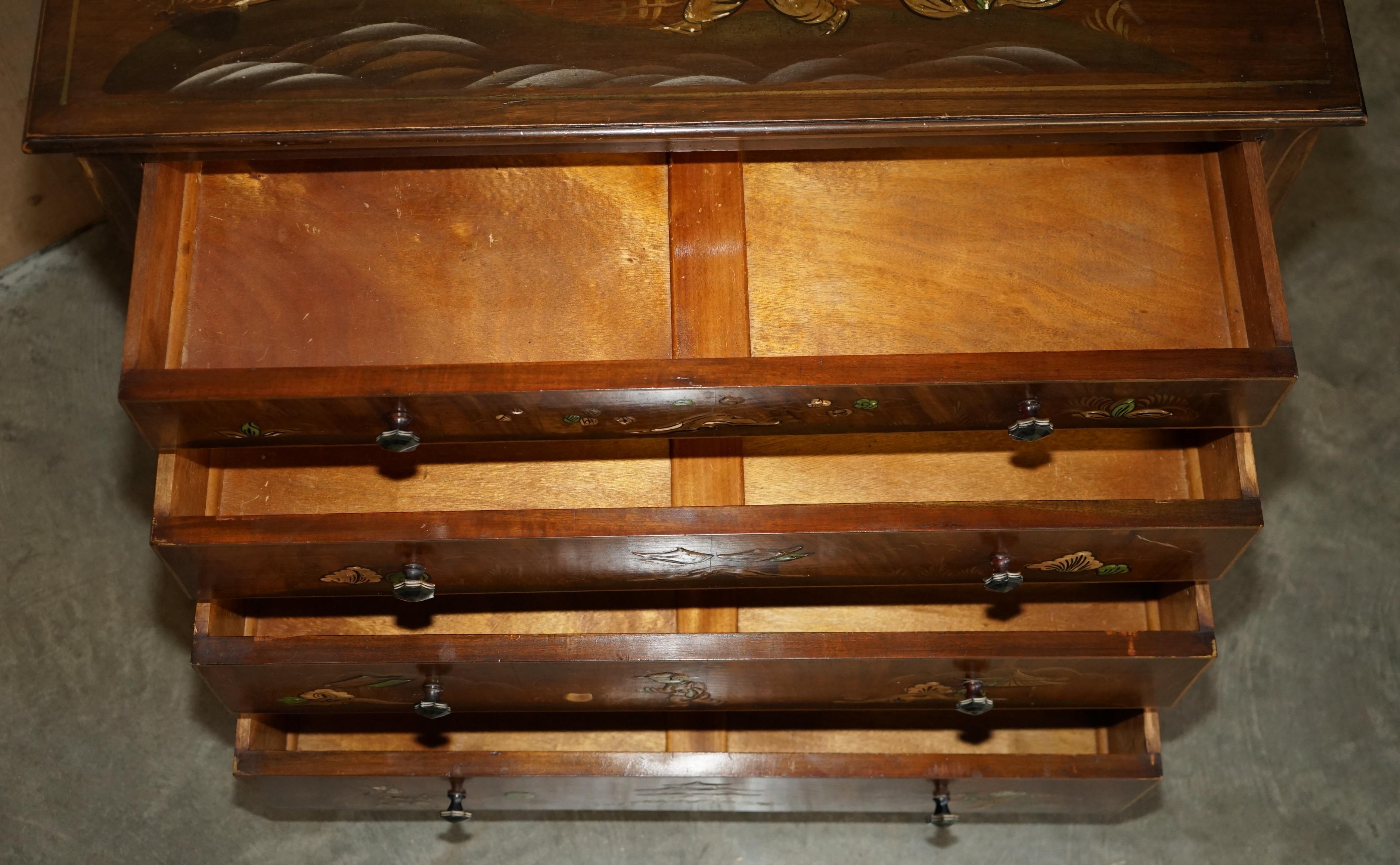 SUBLIME cassettiera dipinta in cinoiserie cinese del 1910, antichissima EDWARDIANA in vendita 11