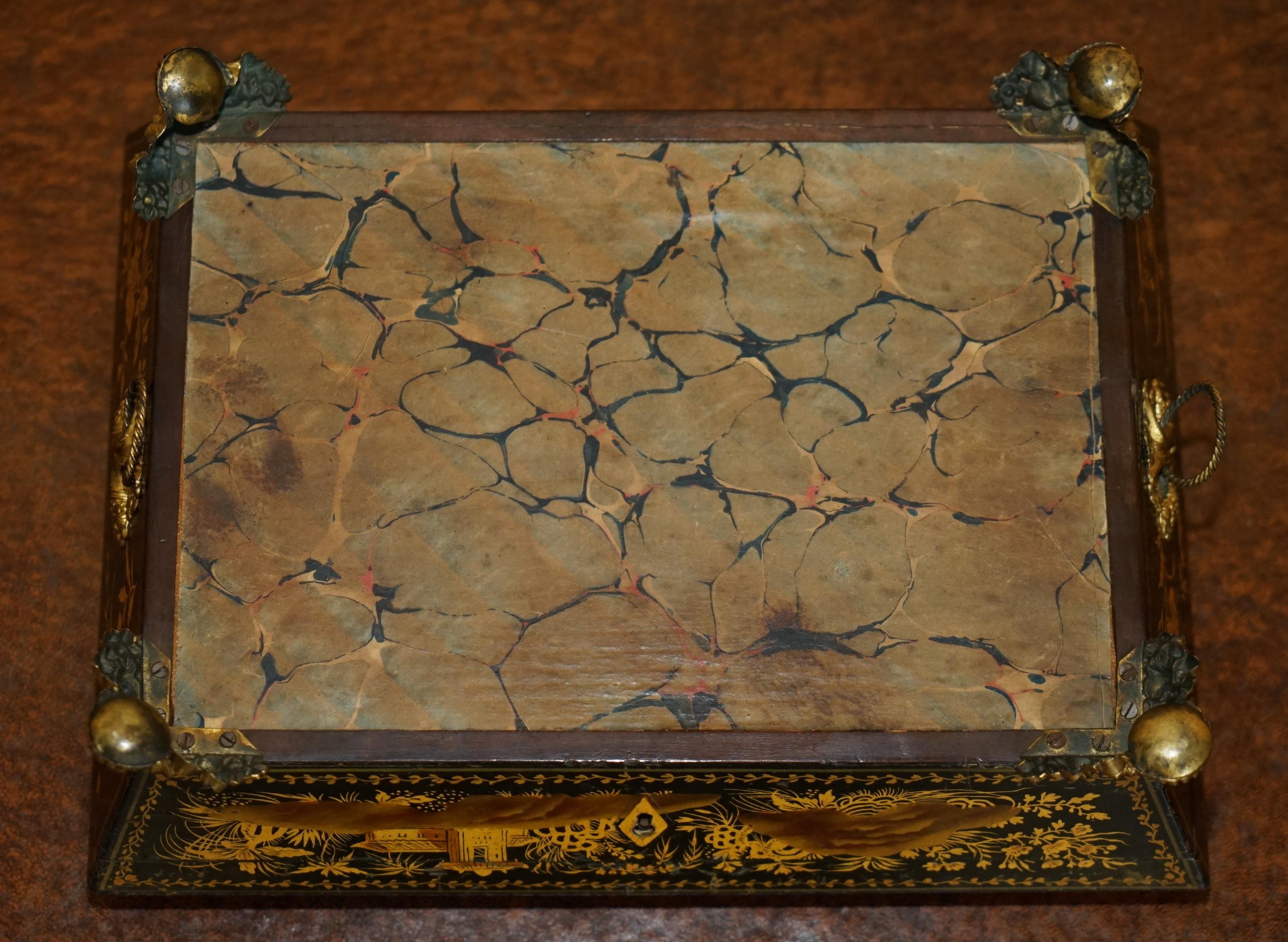 SUBLIME ANTIQUE ENGLiSH GEORGIAN 1820 CHINESE CHINOISERIE PENWORK JEWELLERY BOX For Sale 5