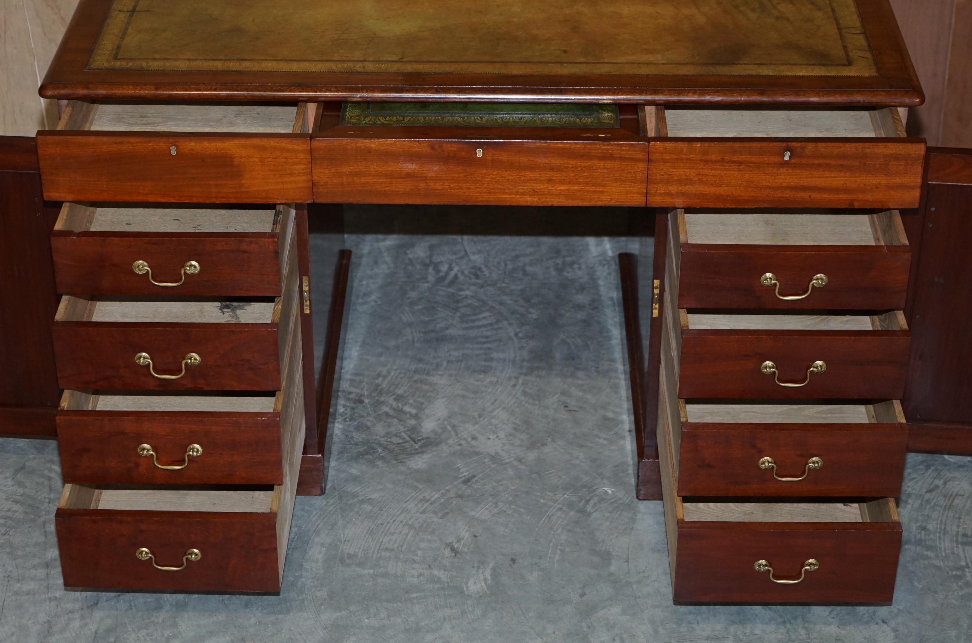 Sublime Antique Hardwood Pedestal Desk with Green Leather Writing Slope Drawer For Sale 4