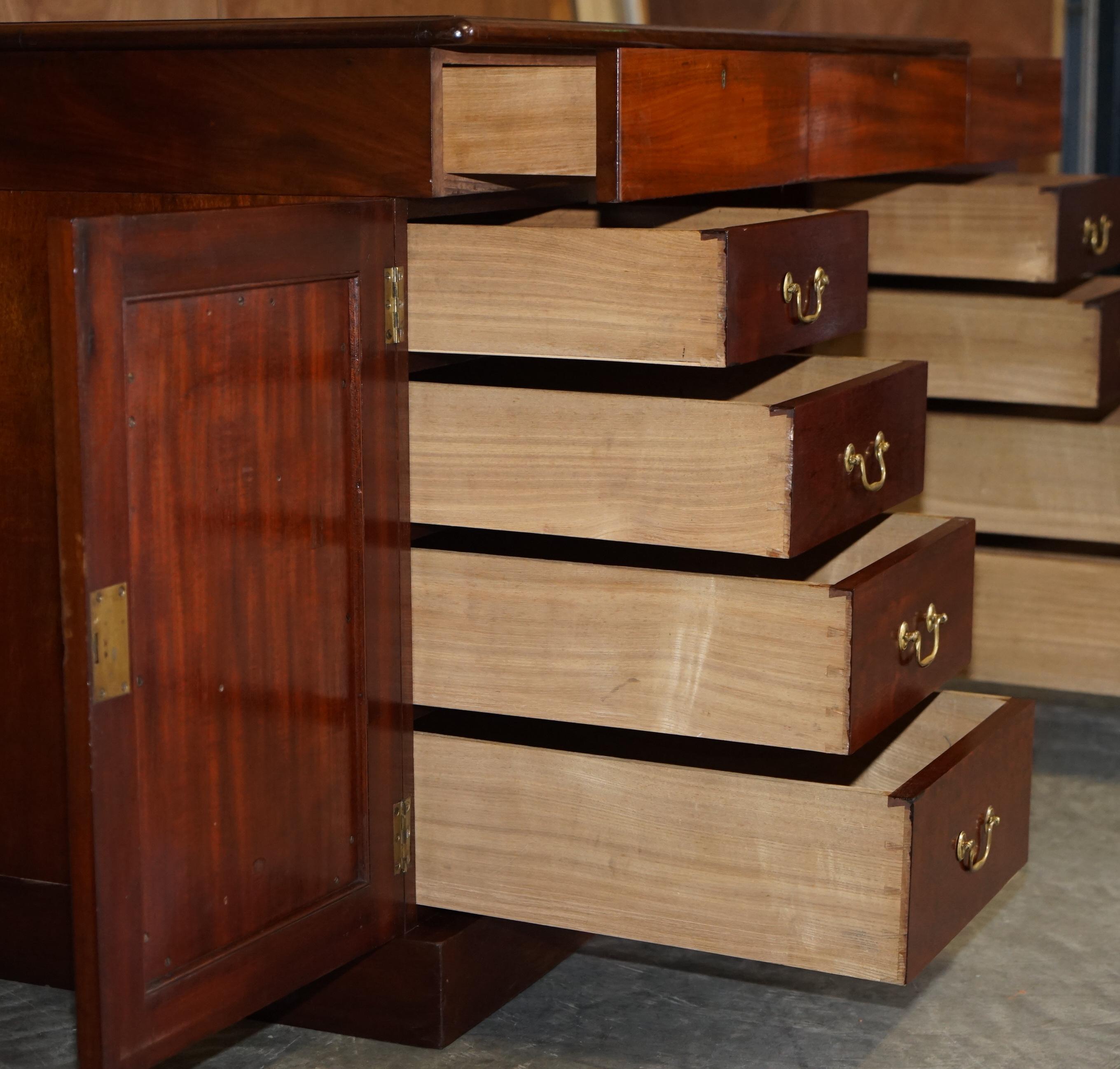 Sublime Antique Hardwood Pedestal Desk with Green Leather Writing Slope Drawer For Sale 6