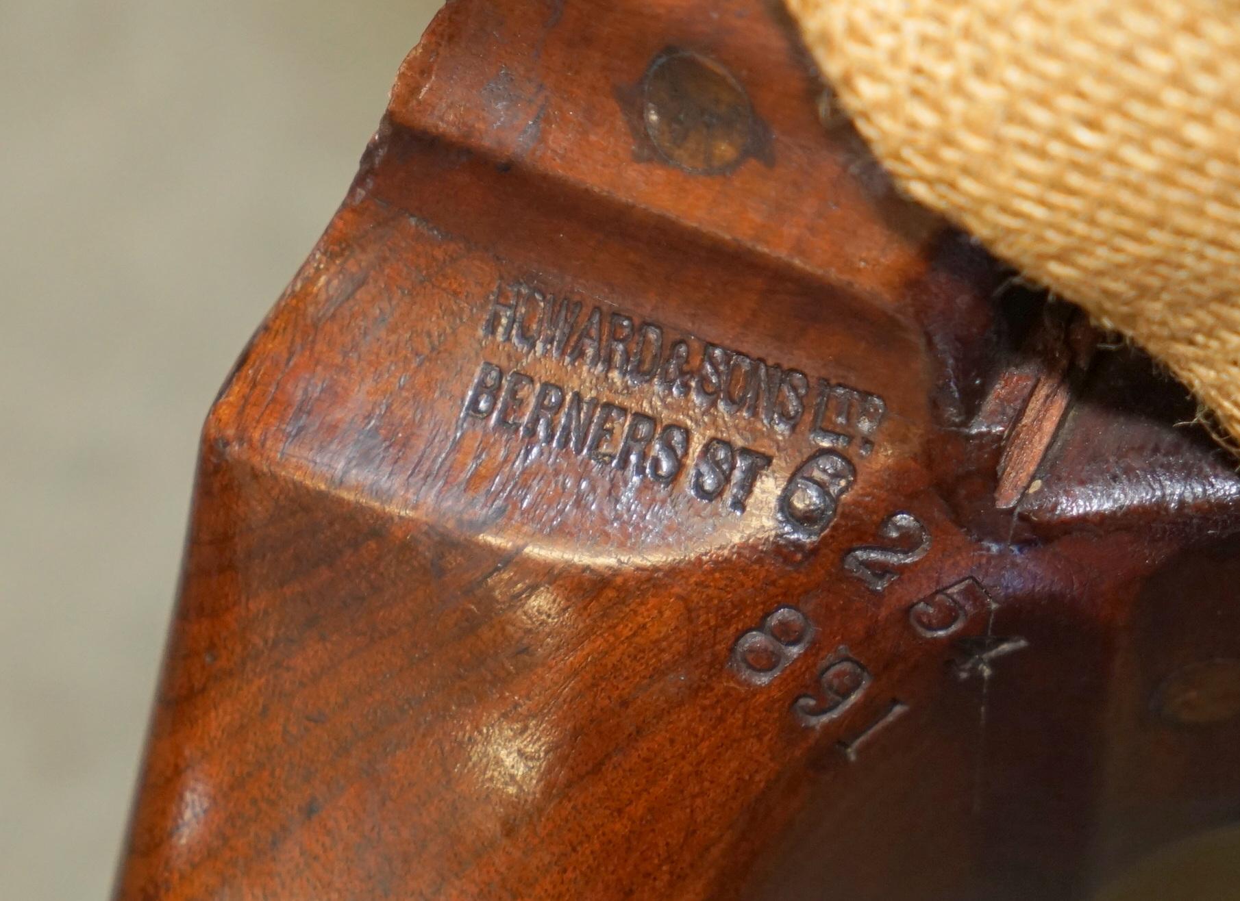 Royal House Antiques

The House of Antiques a le plaisir d'offrir à la vente ce superbe fauteuil à dossier à oreilles de style William Morris de l'époque victorienne de Howard & Son's Berners street, exceptionnellement rare et entièrement