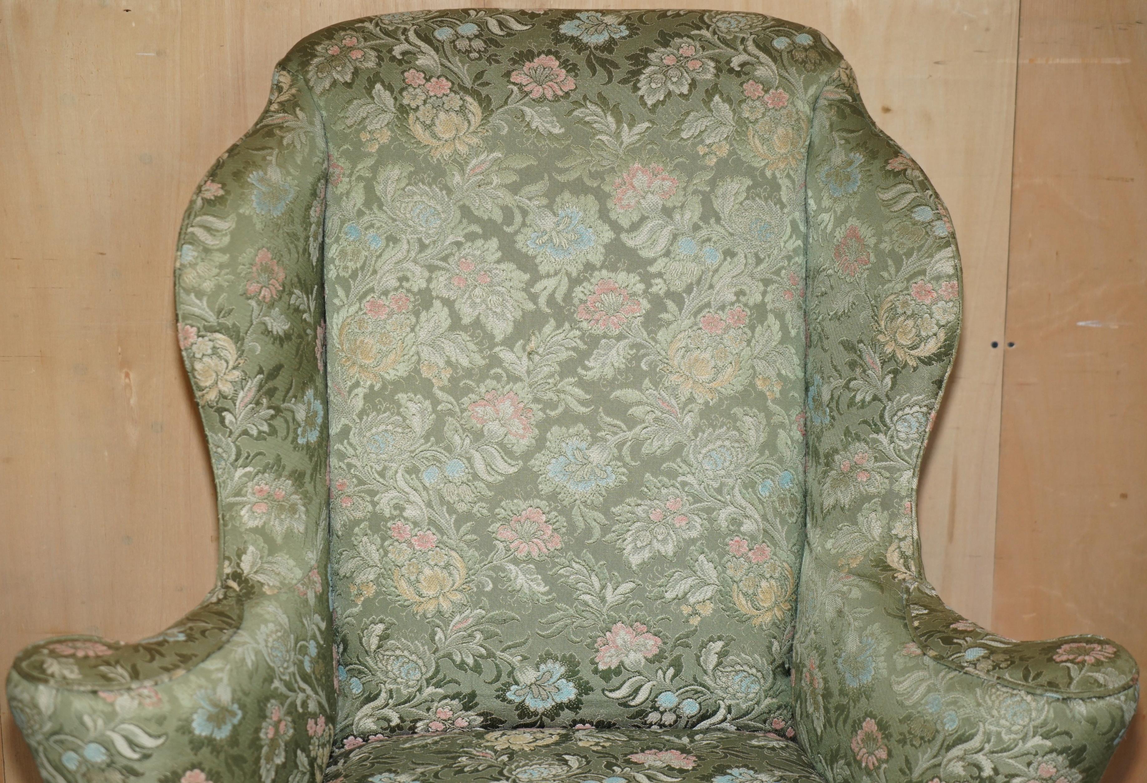 Fait main SUBLIME FAUTEUIL ANTiQUE HOWARD and SONS WILLIAM MORRIS EN BOIS DARDÉ en vente