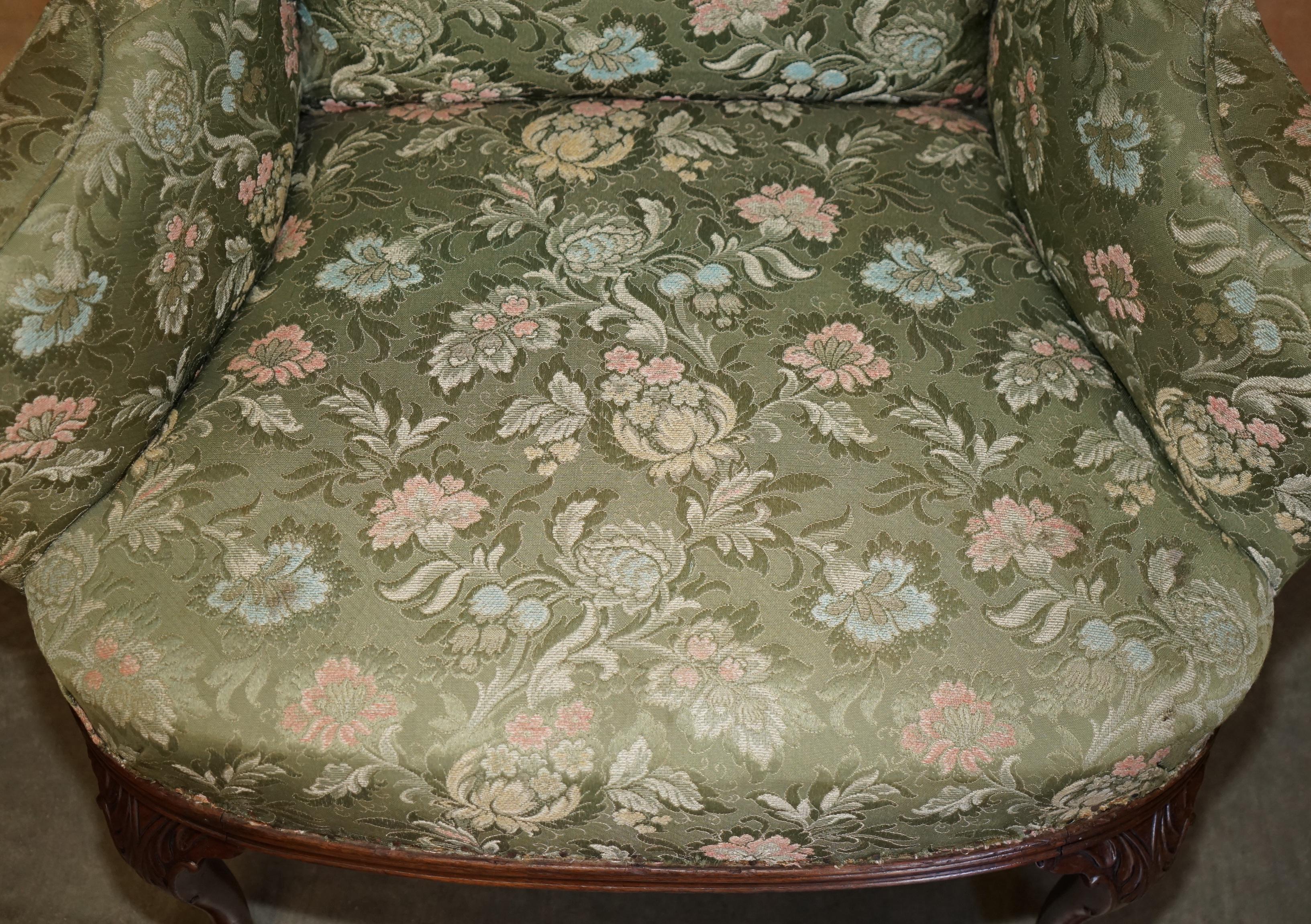 SUBLIME FAUTEUIL ANTiQUE HOWARD and SONS WILLIAM MORRIS EN BOIS DARDÉ en vente 1