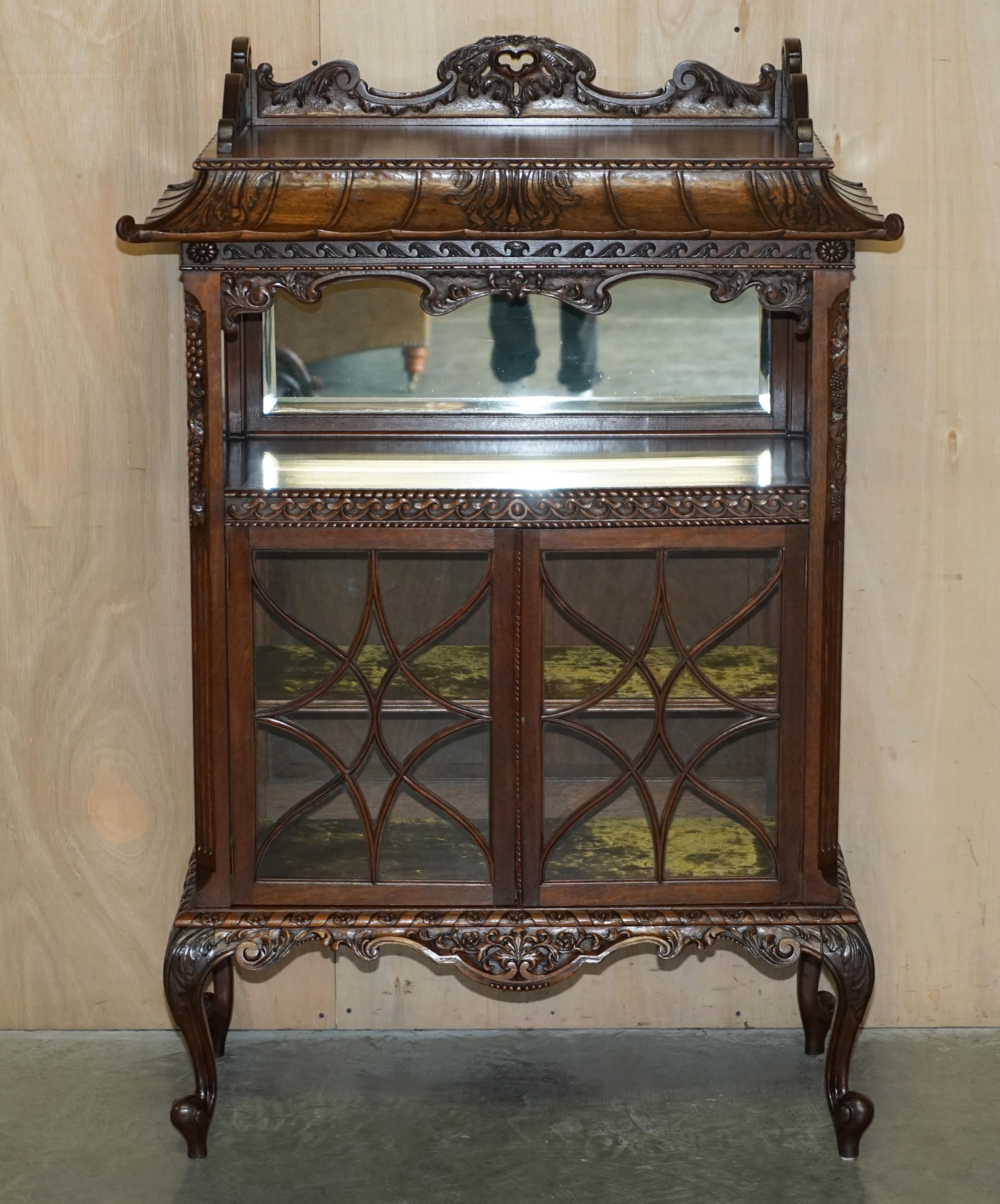 Victorian SUBLIME ANTIQUE PAGODA TOP THOMAS CHIPPENDALE DISPLAY CASE BOOKCASE CABINEt For Sale