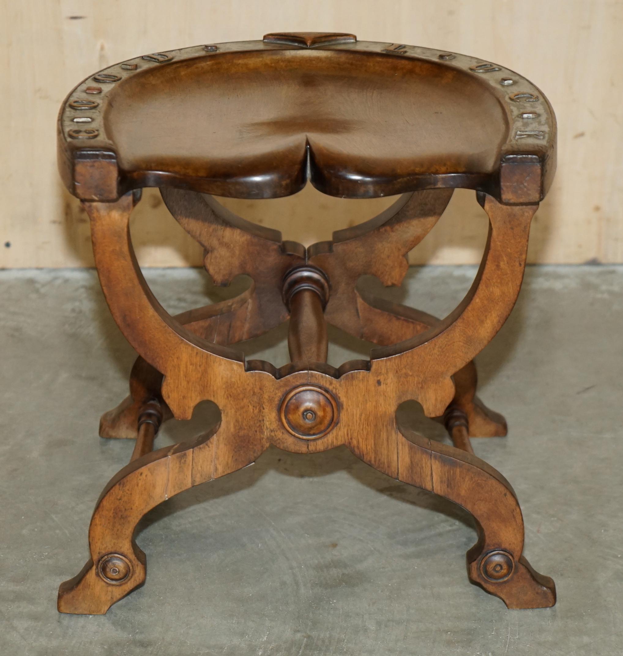 Pieno vittoriano SUBLIME ANTICHE VITTORIE intagliate a mano in Oak Oak 