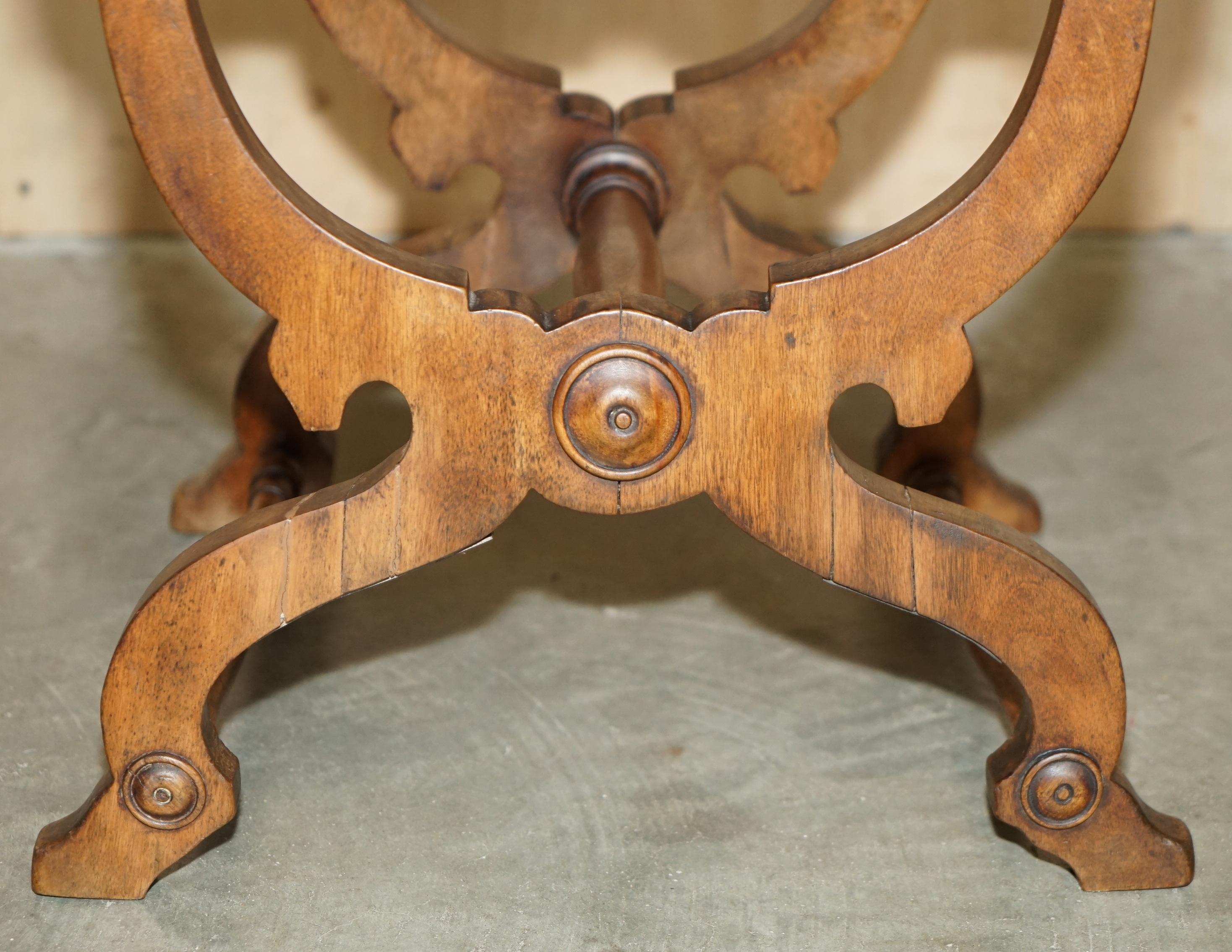 Inglese SUBLIME ANTICHE VITTORIE intagliate a mano in Oak Oak 