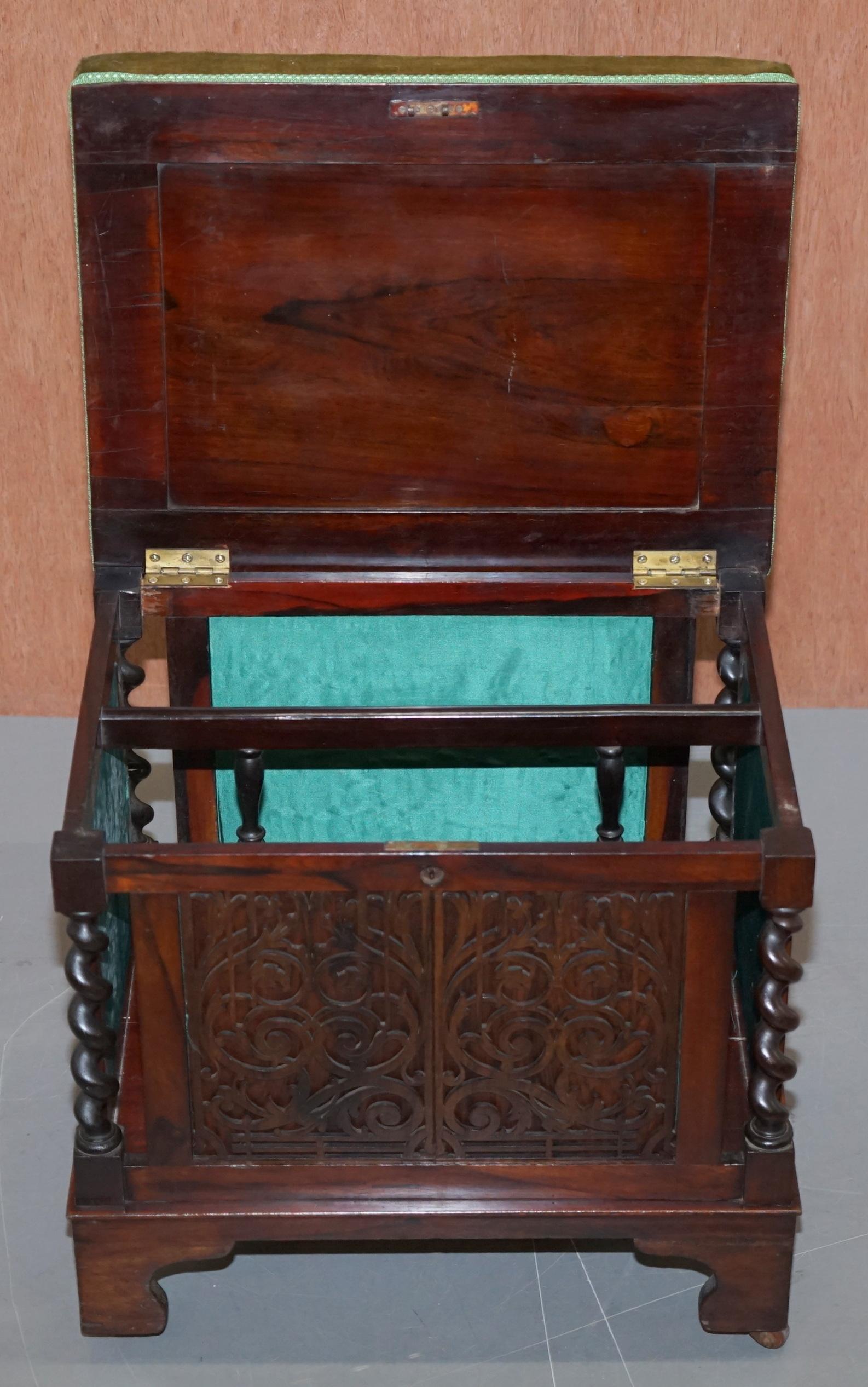 Sublime et ancien tabouret de piano victorien en bois dur fortement sculpté avec roulettes en porcelaine en vente 7