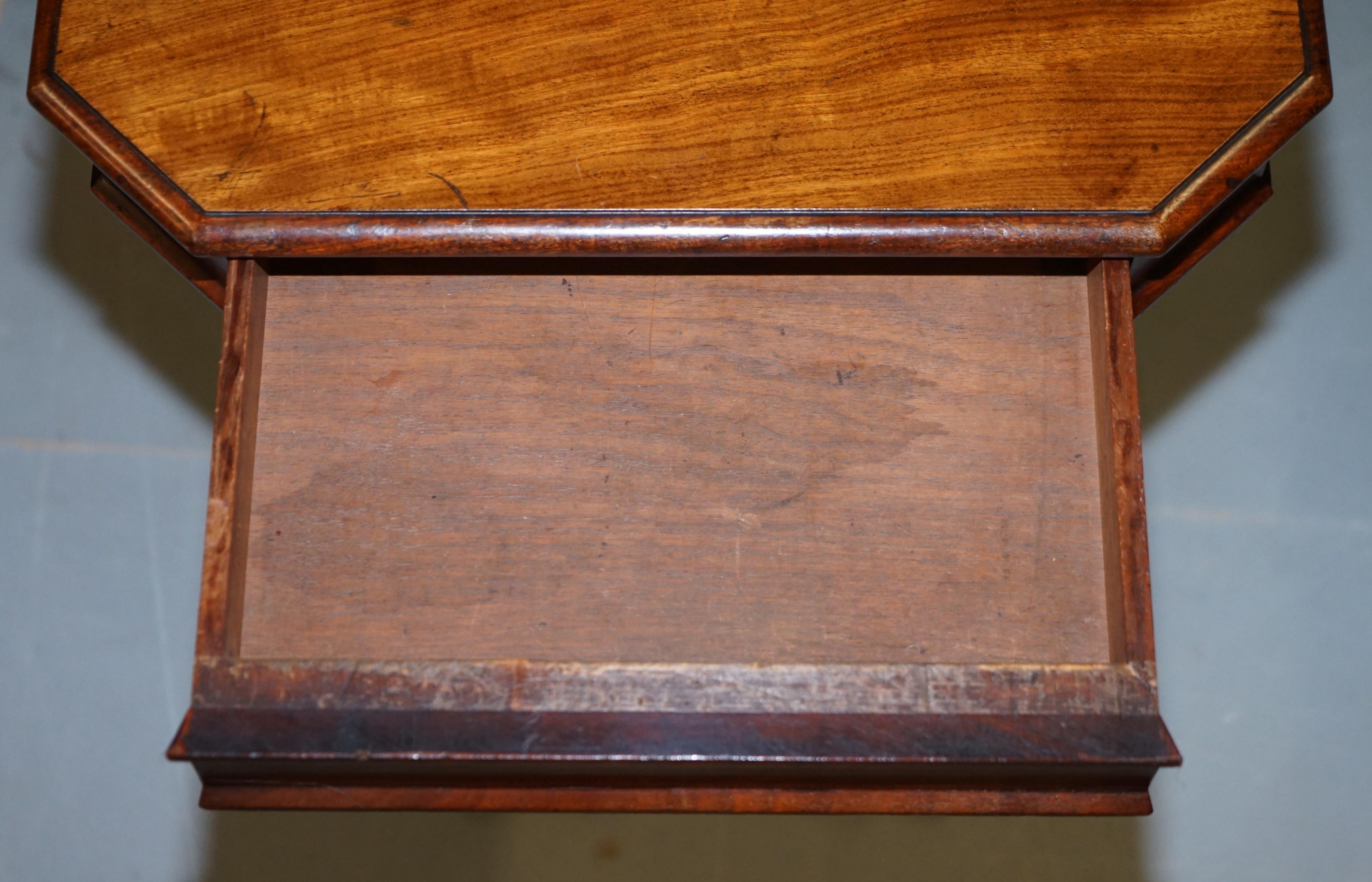 Sublime Antique William IV circa 1830 Flamed Hardwood Single Drawer Side Table For Sale 14