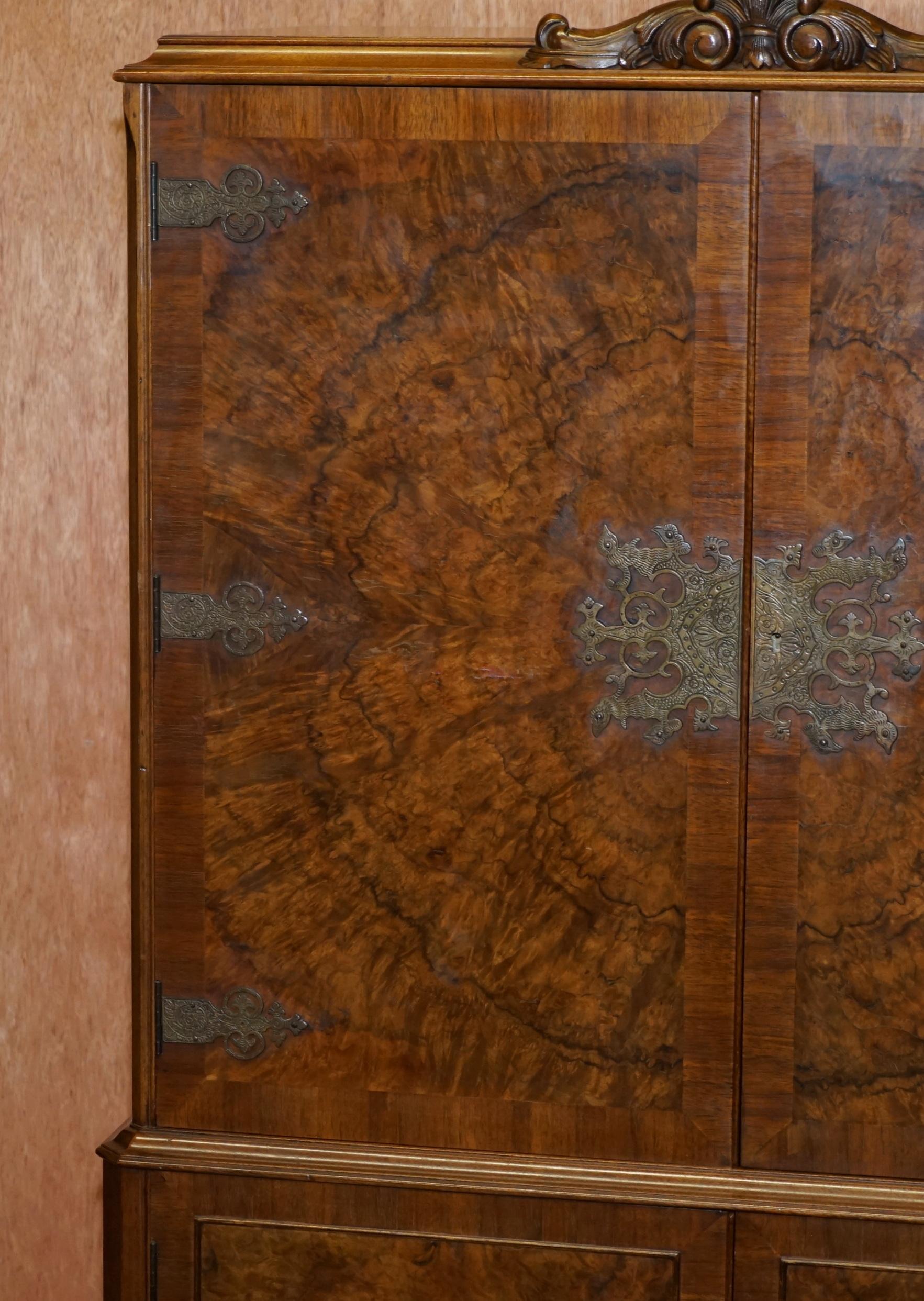 Early 20th Century Sublime Art Deco Drinks Cabinet with Exquisite Burr Walnut Panels Cabriole Legs For Sale