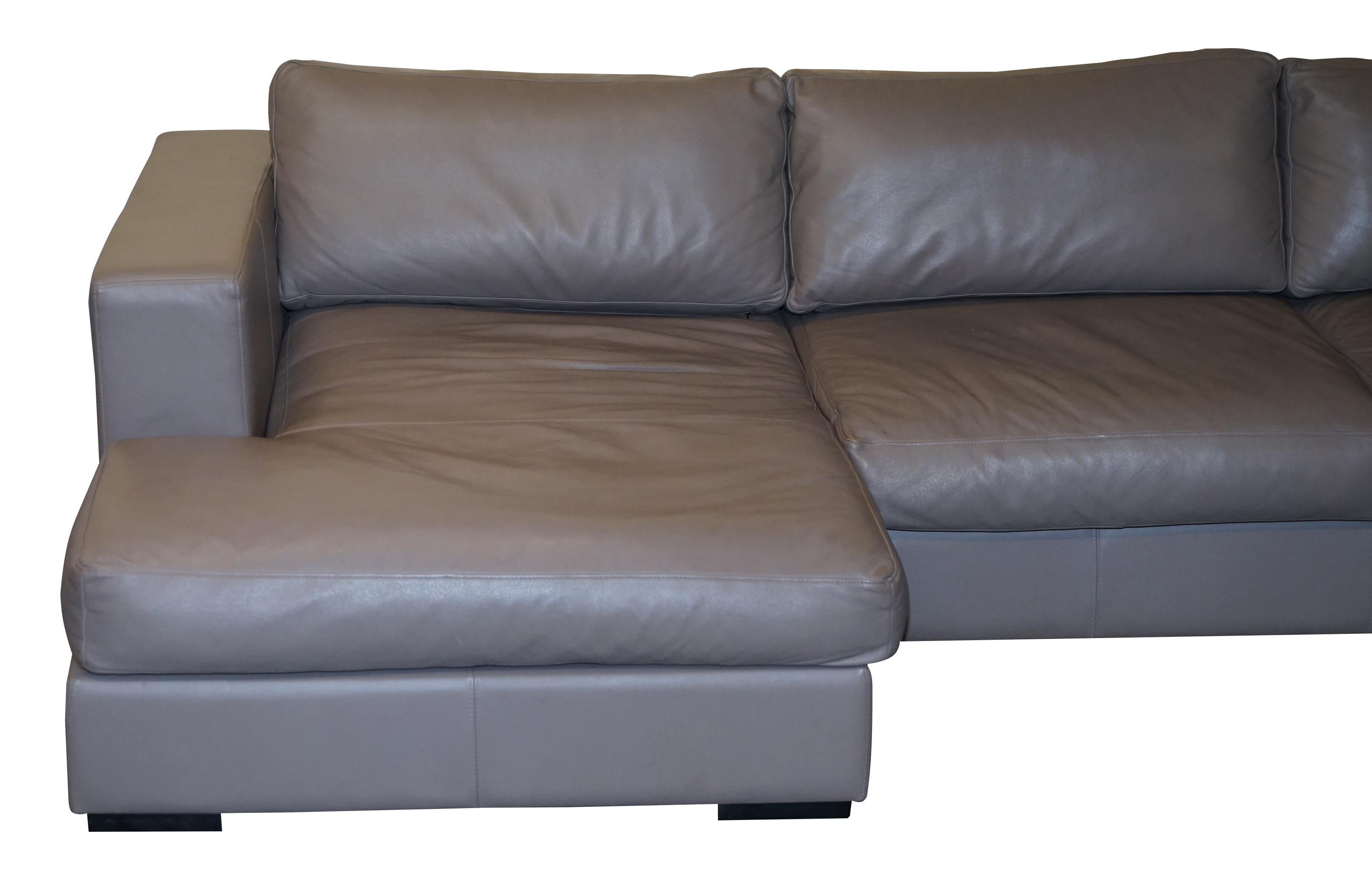 Postmoderne Sublime Bo Concepts Cenova Canapé d'angle en cuir gris sièges 5 à 6 places en vente