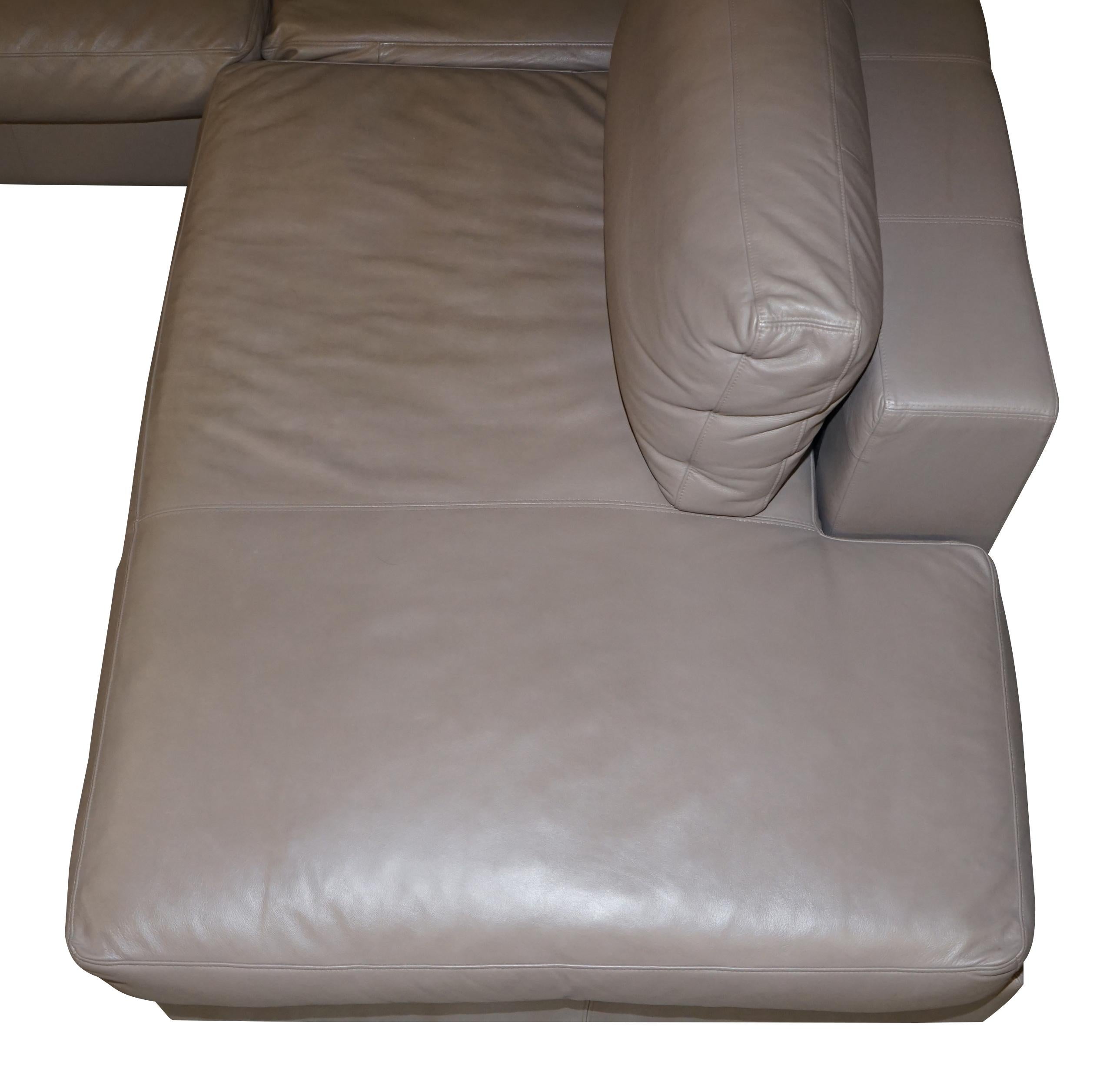 Hand-Knotted Sublime Bo Concepts Cenova Grey Leather Corner Sofa Chaise Seats 5-6 For Sale