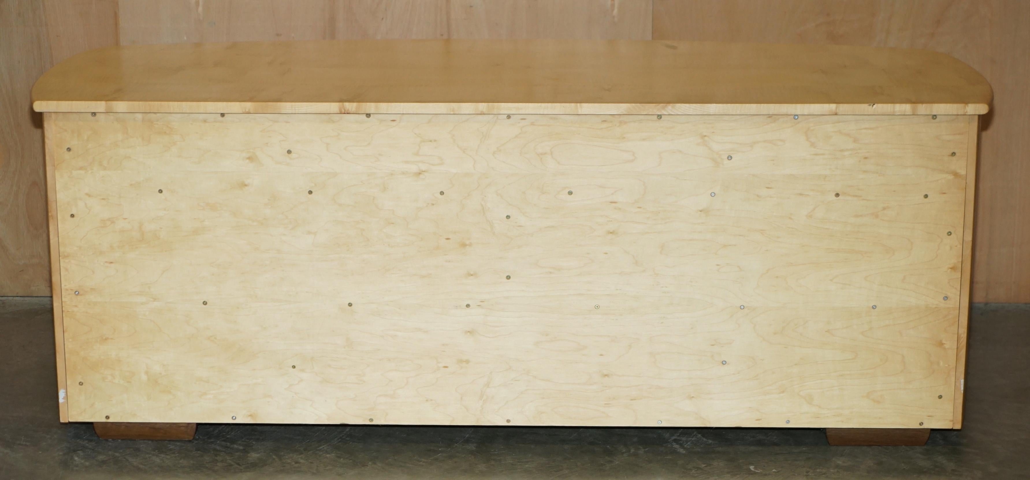 SUBLIME BOW FRONTED BAXTER & LEE SATIN BiRCH CHEST OF DRAWERS SIDEBOARD PART SET For Sale 5