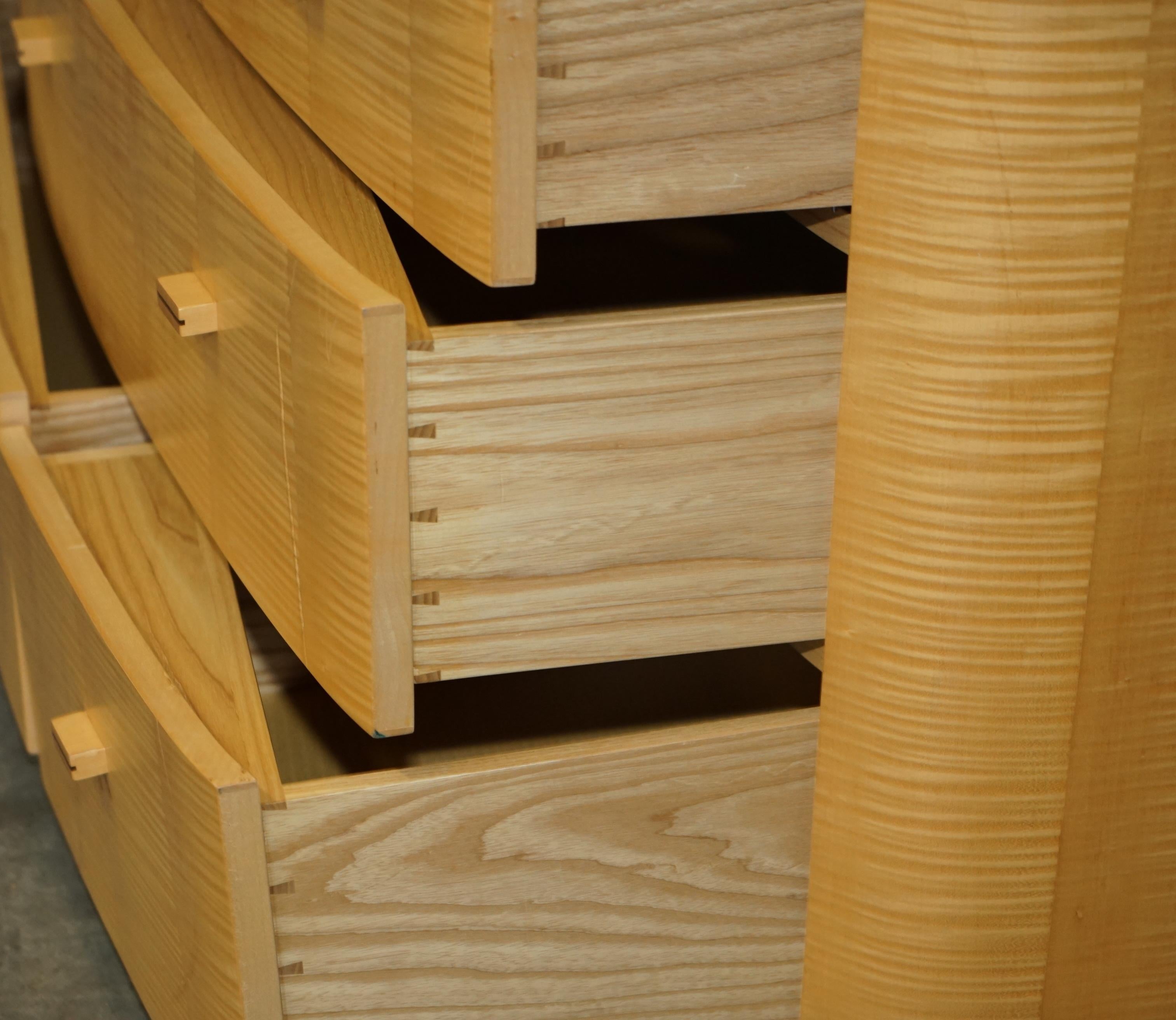 SUBLIME BOW FRONTED BAXTER & LEE SATIN BiRCH CHEST OF DRAWERS SIDEBOARD PART SET For Sale 10