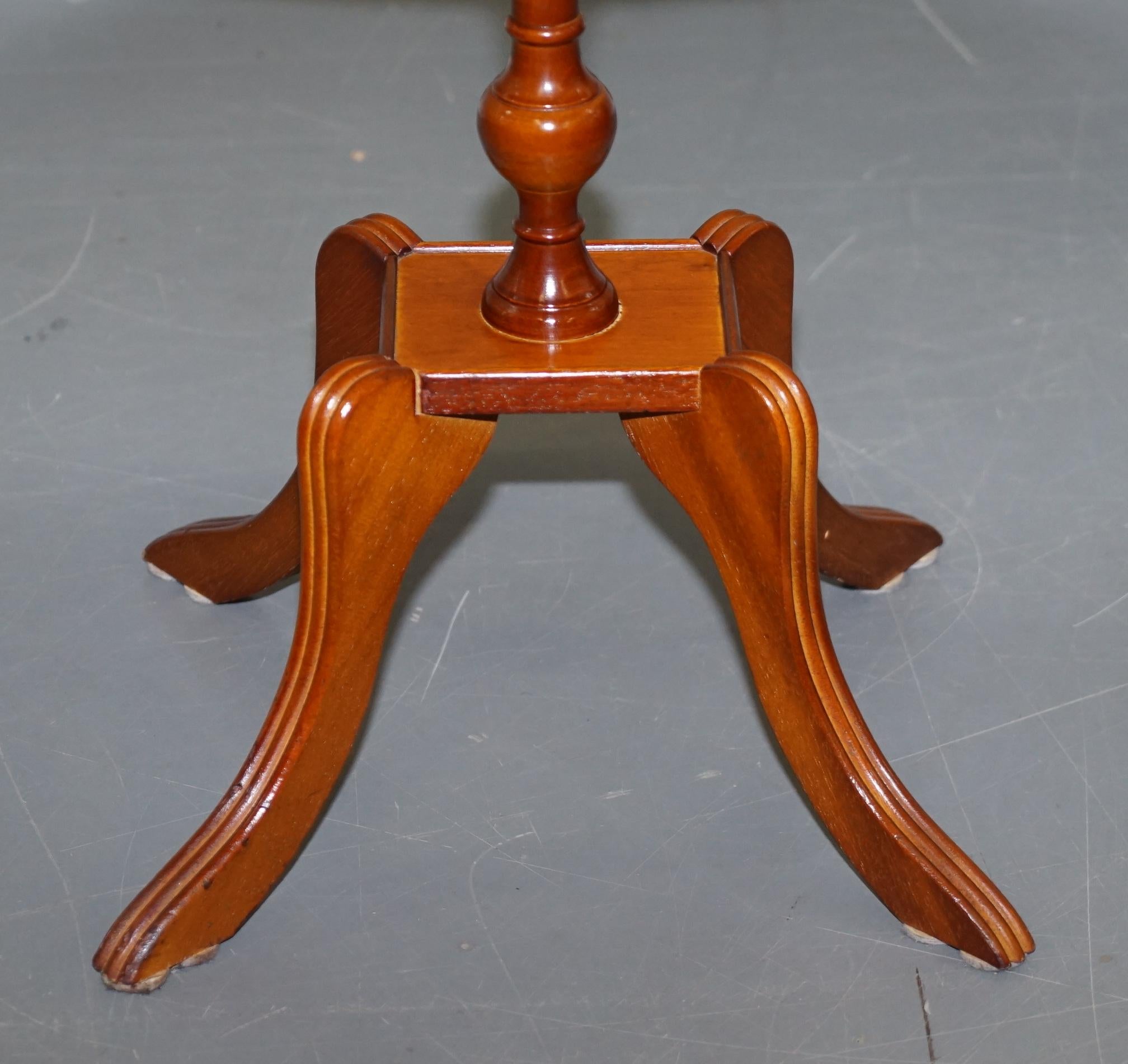 Sublime Burr Yew Wood Beresford & Hicks Side End Lamp Table with Gallery Rail For Sale 8