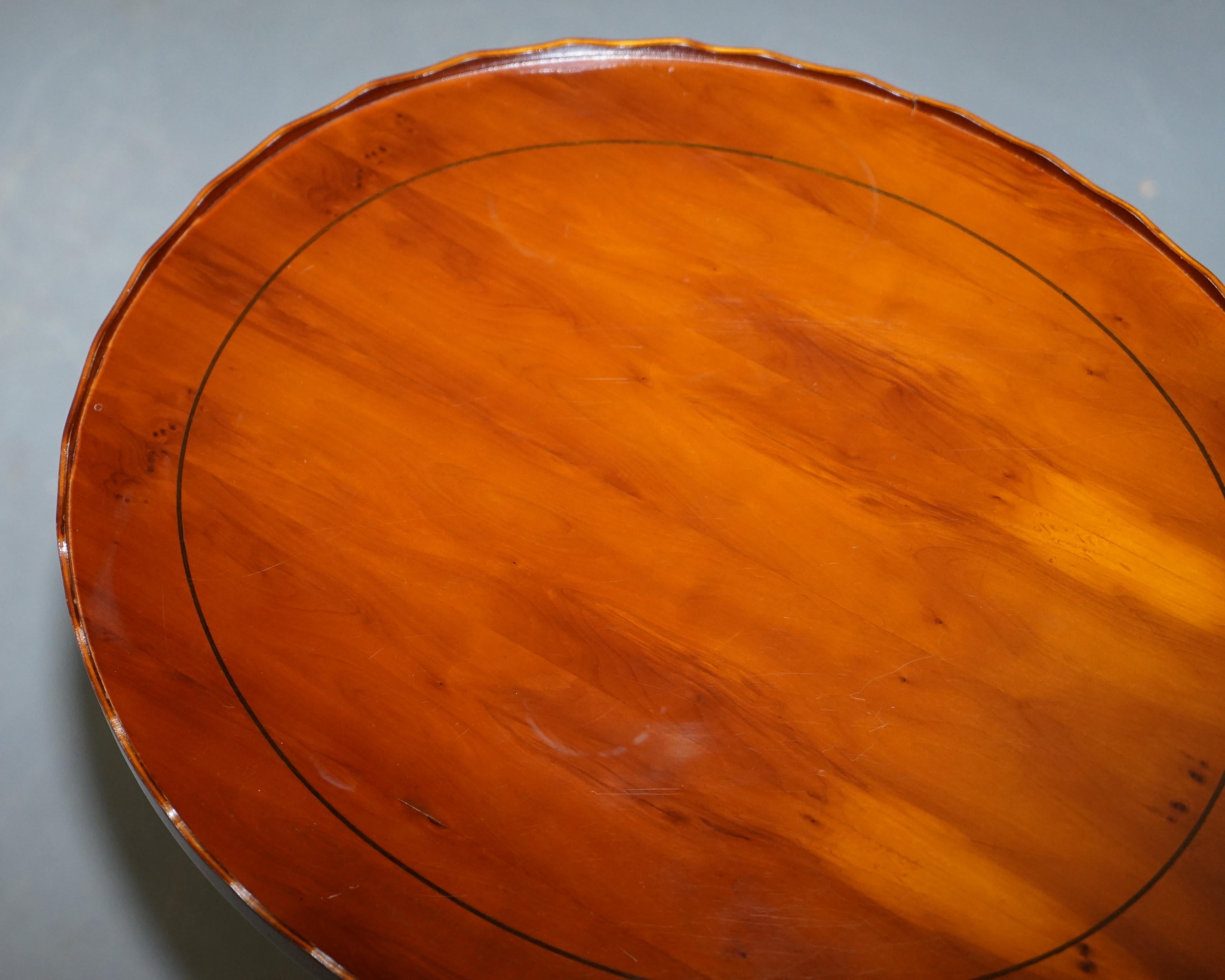 Victorian Sublime Burr Yew Wood Beresford & Hicks Side End Lamp Table with Gallery Rail For Sale