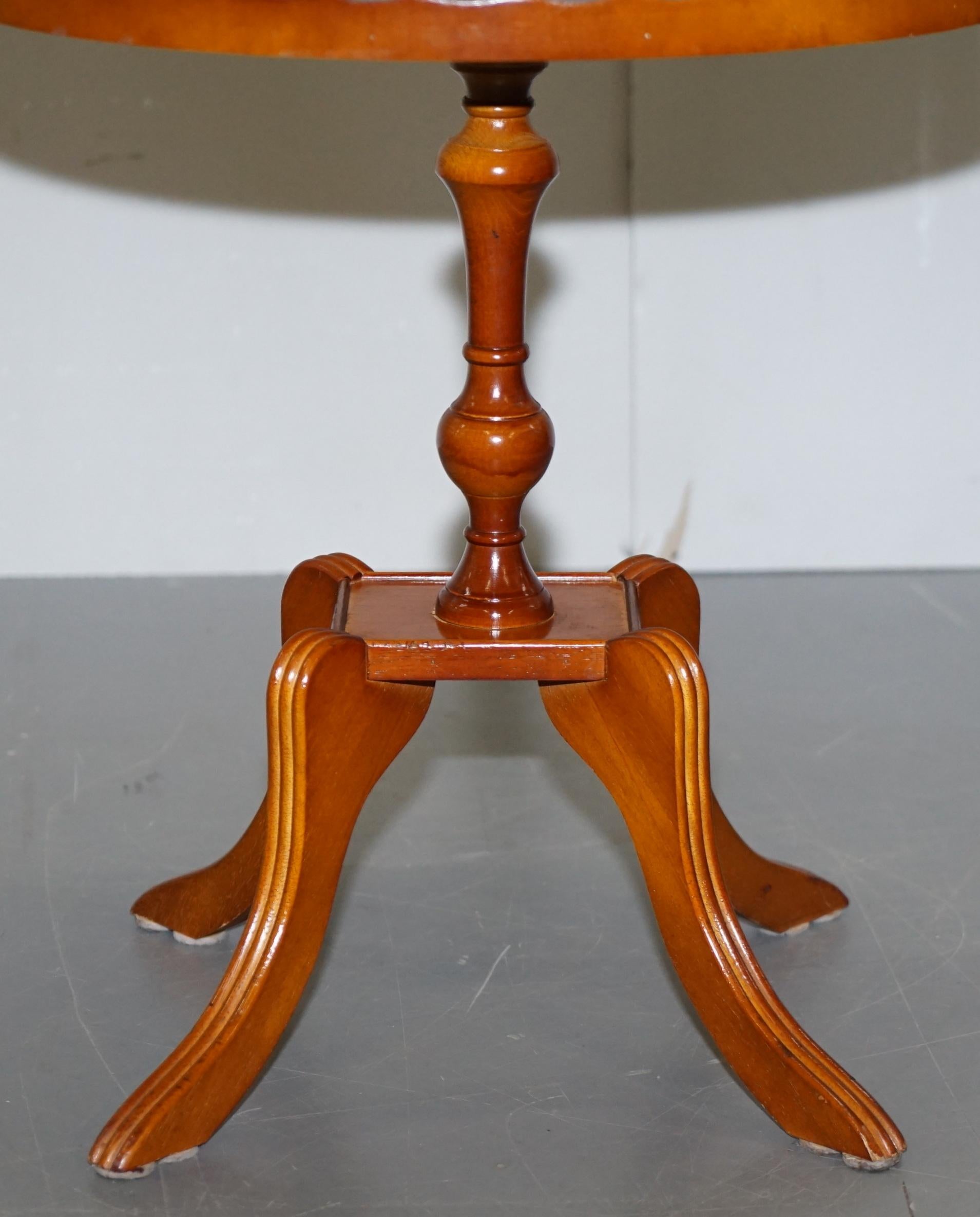 Sublime Burr Yew Wood Beresford & Hicks Side End Lamp Table with Gallery Rail For Sale 1