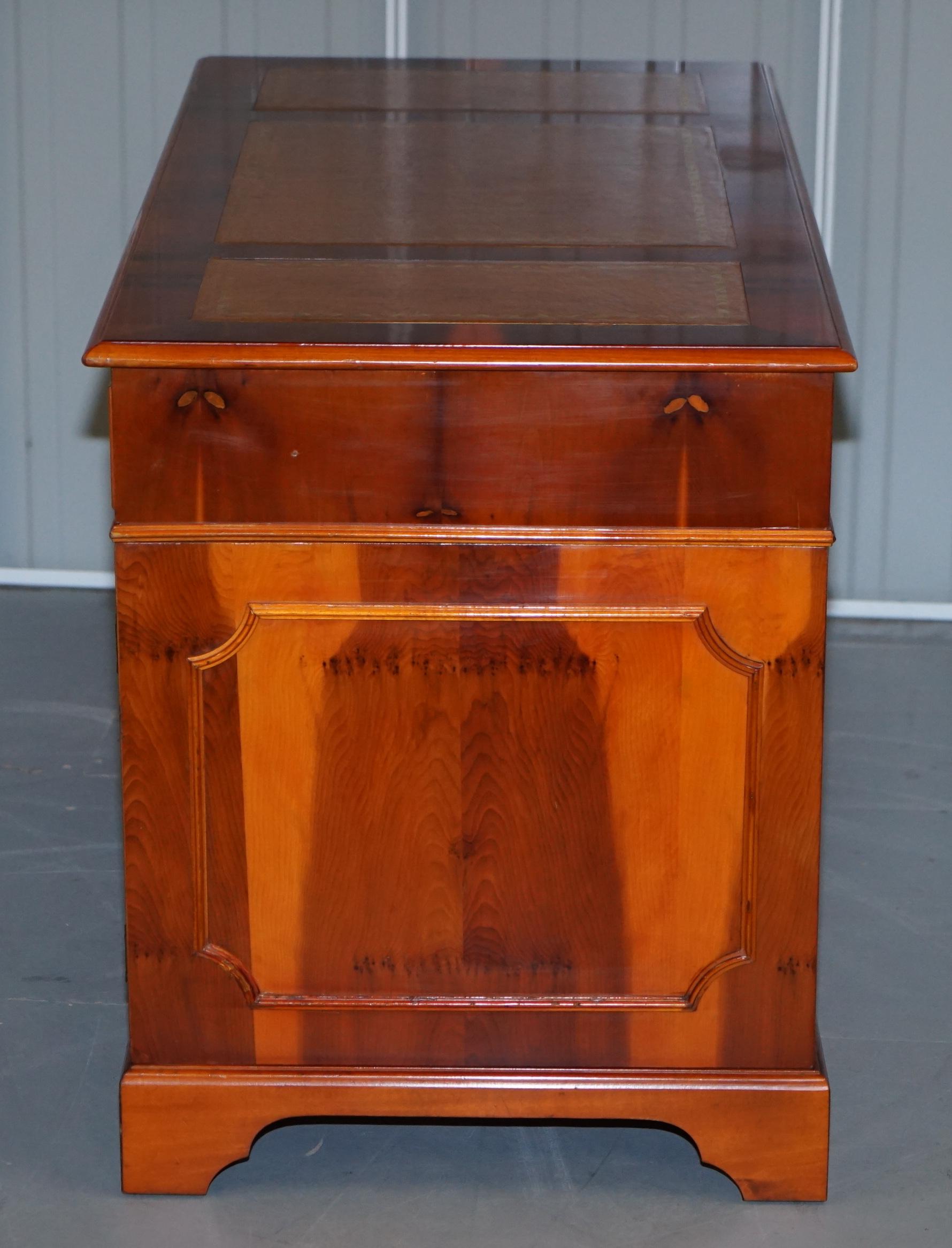 Sublime Burr Yew Wood Twin Pedestal Partner Desk Split Panelled Leather Top 7