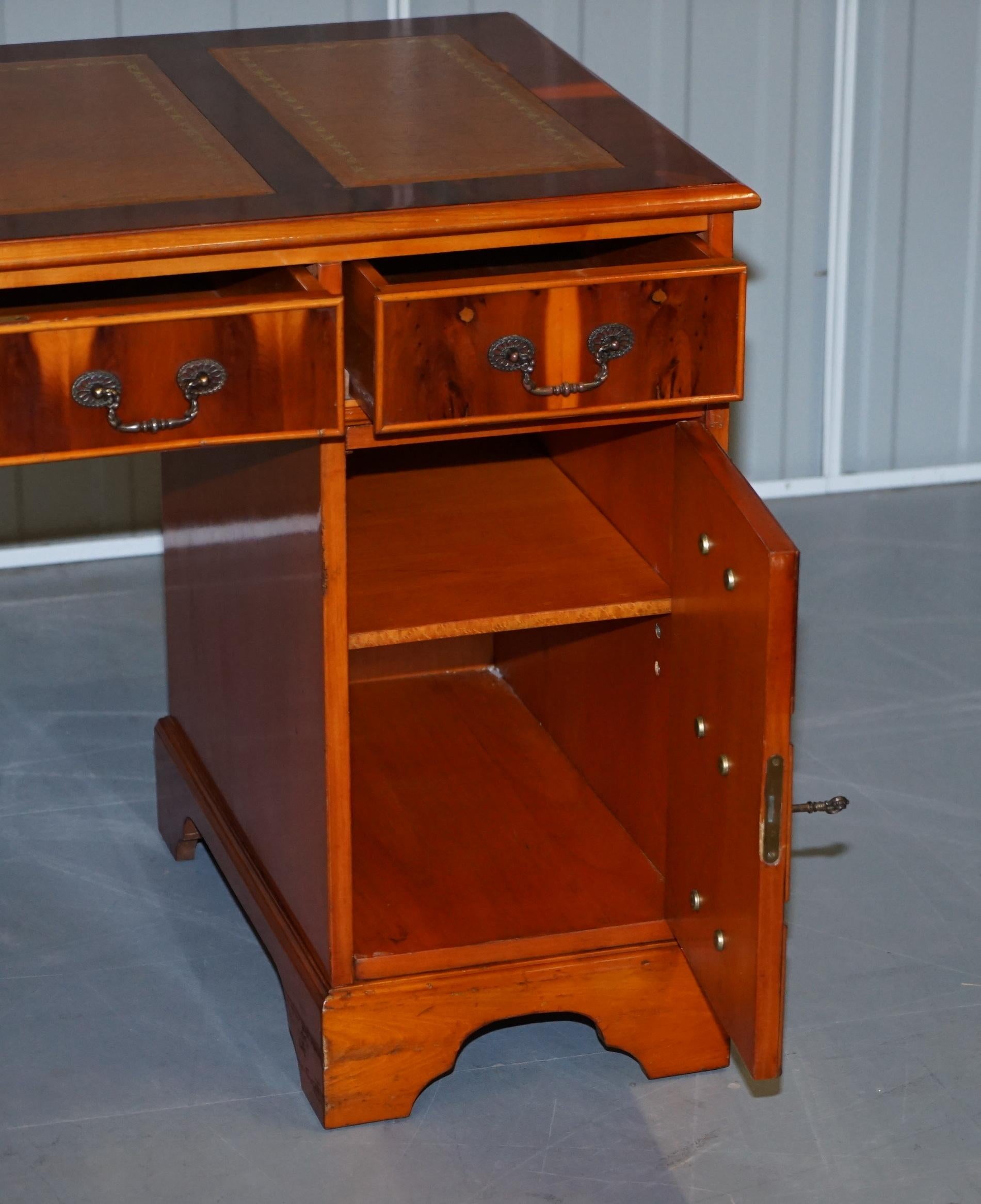 Sublime Burr Yew Wood Twin Pedestal Partner Desk Split Panelled Leather Top 10
