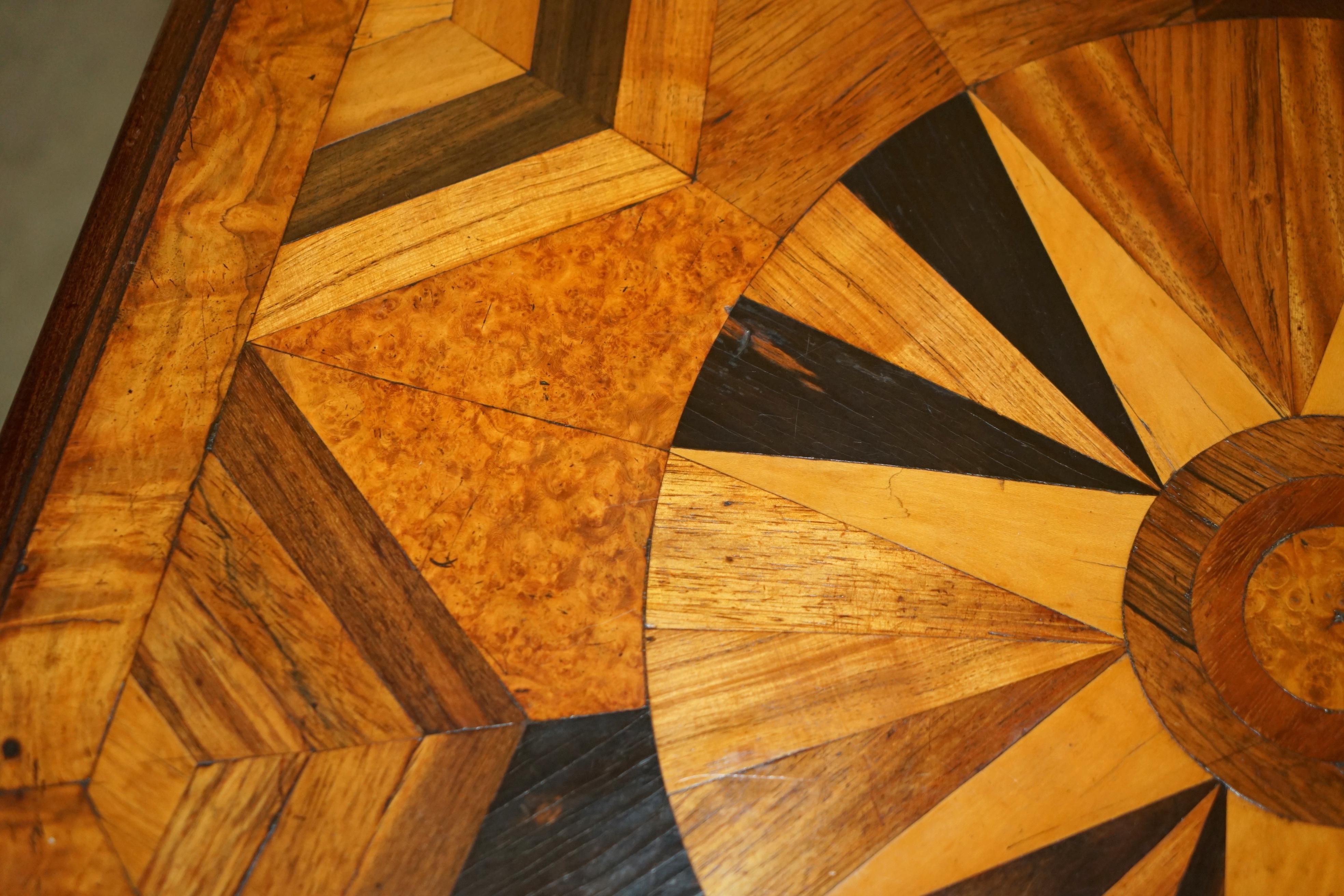 SUBLIME CIR 1800 ANTIQUE SPECIMEN WOOD OCCASIONAL TILT TOP TABLE BURR WALNUT OAK in vendita 2