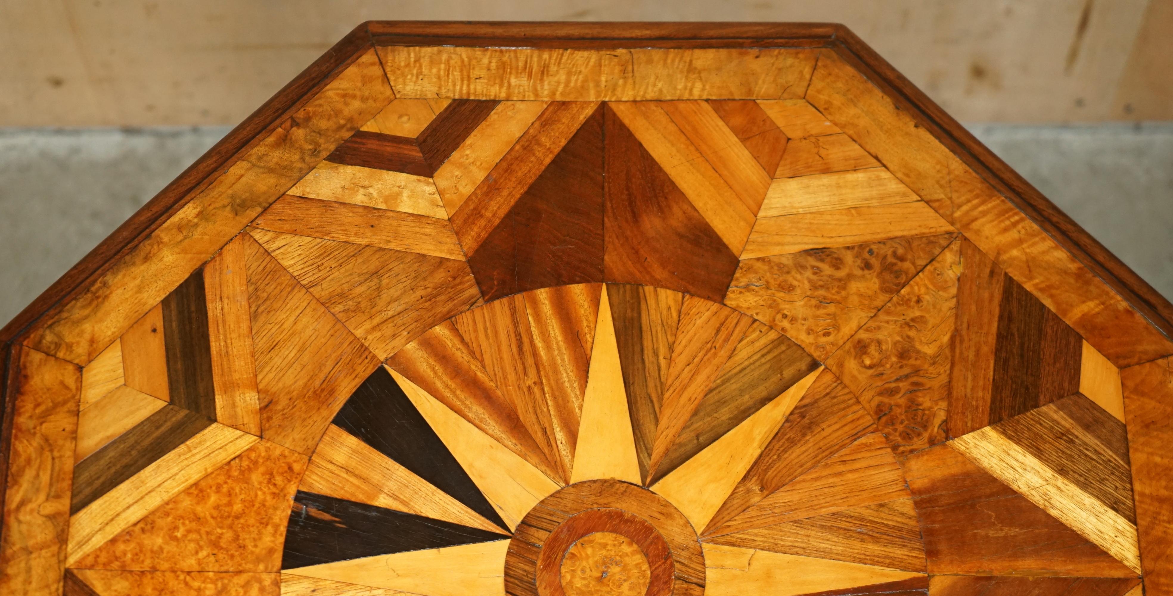 Legno SUBLIME CIR 1800 ANTIQUE SPECIMEN WOOD OCCASIONAL TILT TOP TABLE BURR WALNUT OAK in vendita