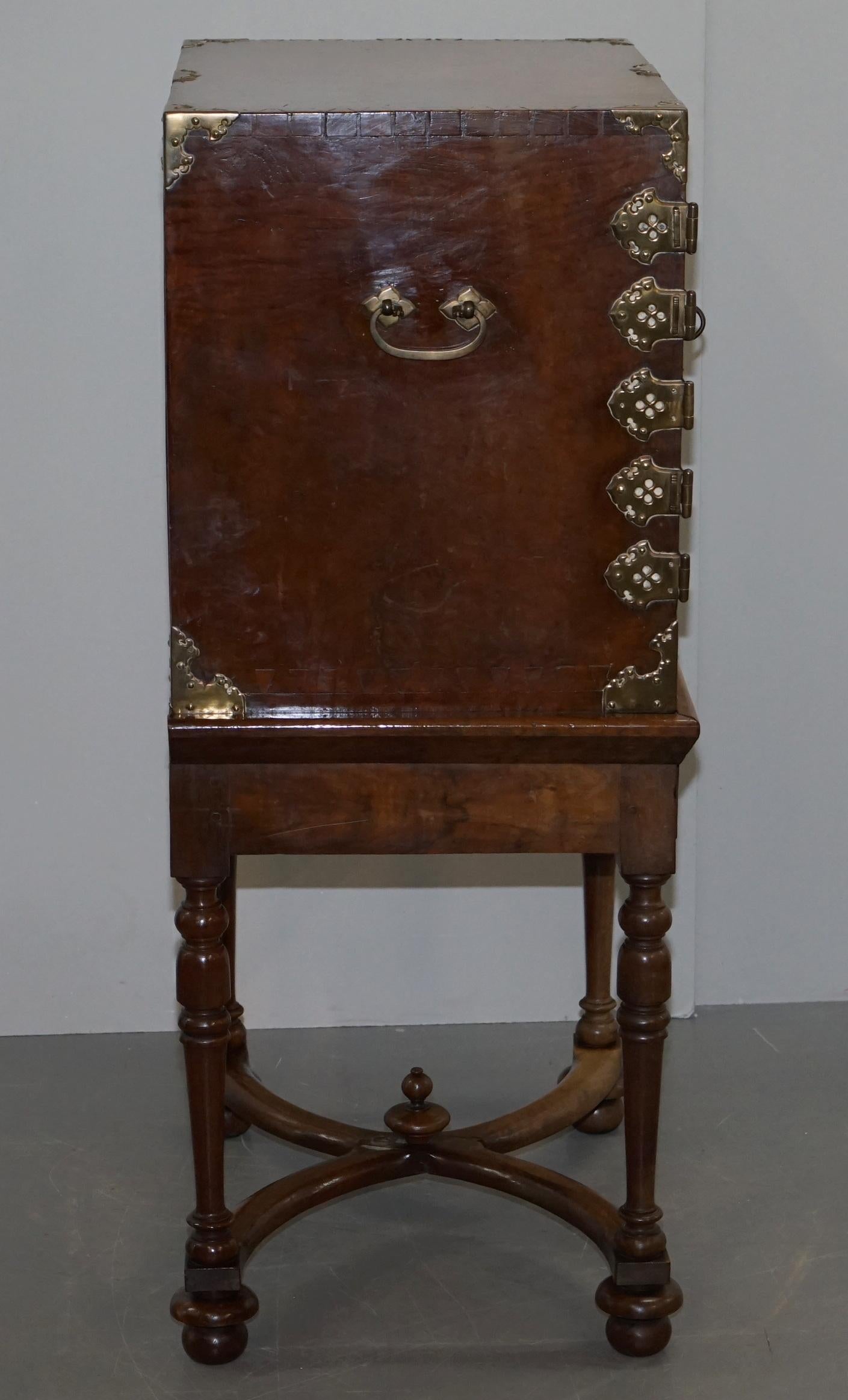 Sublime circa 1740 Portuguese Burr Walnut Campaign Cabinet on Stand Bank Drawers 7