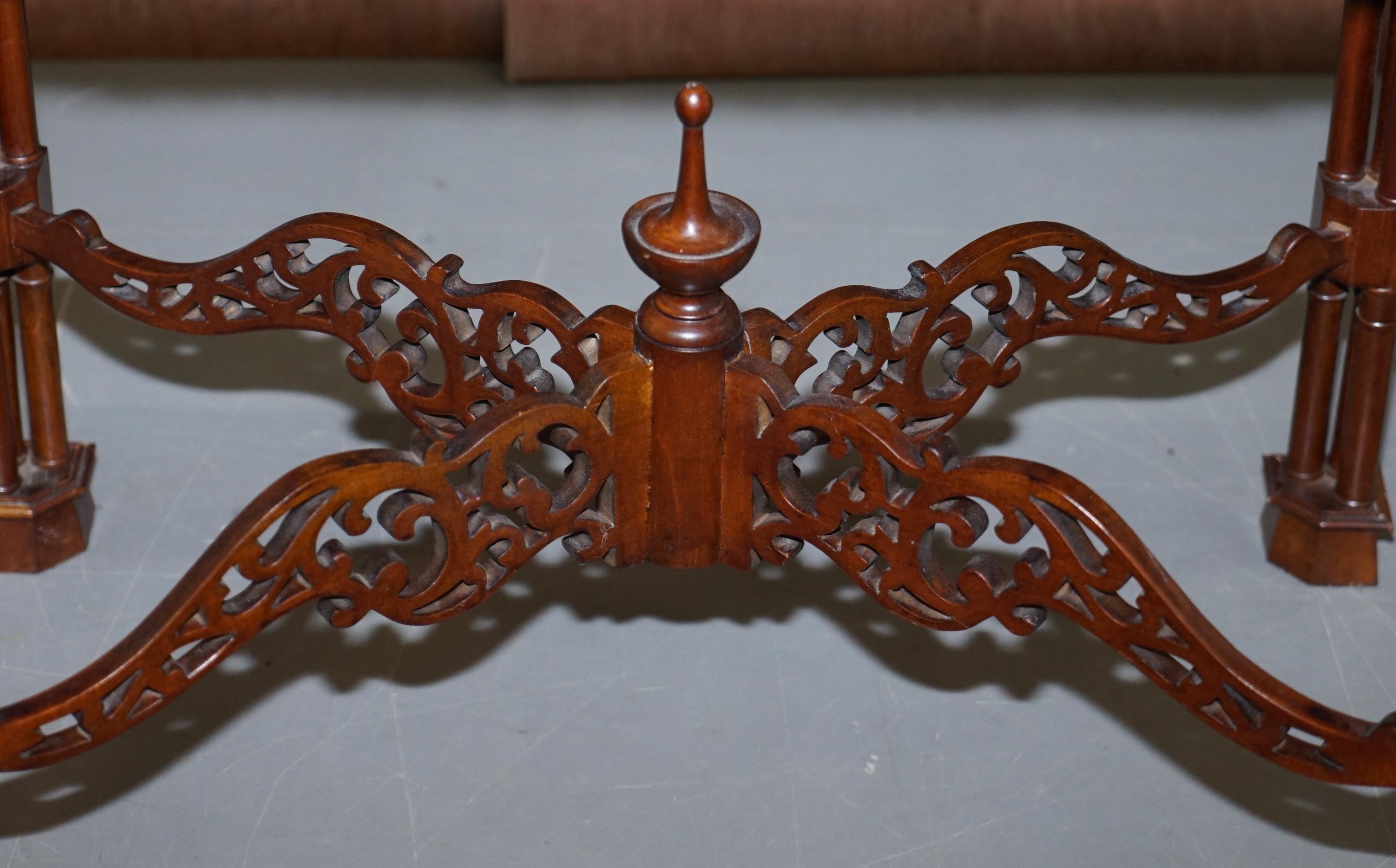 Sublime table basse à thé en argent sculpté Thomas Chippedale Fret Work datant des années 1920 environ en vente 3