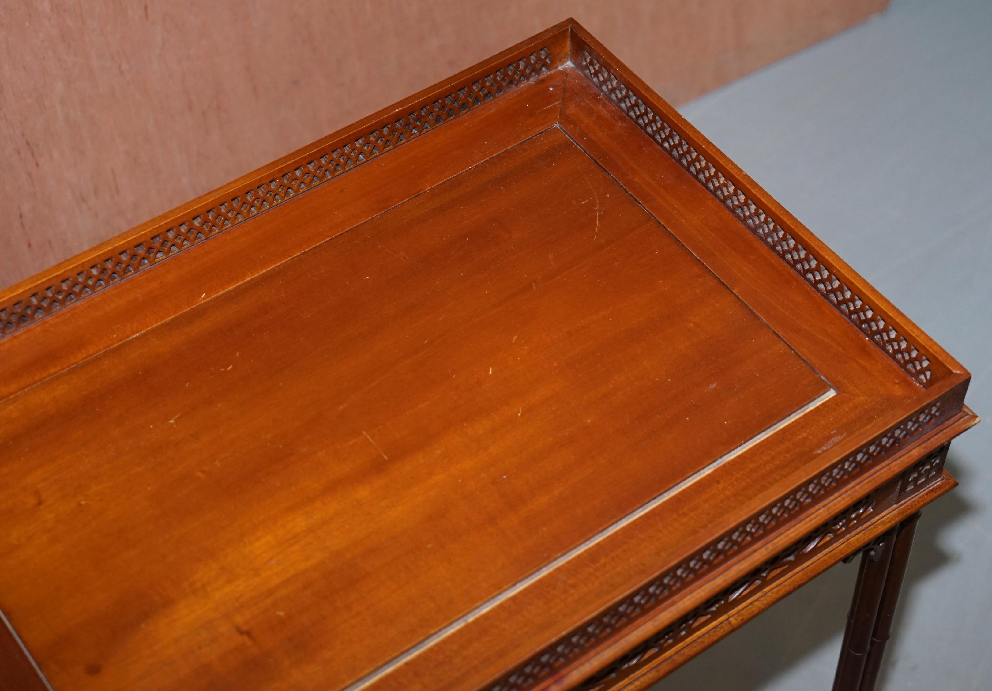 Sublime table basse à thé en argent sculpté Thomas Chippedale Fret Work datant des années 1920 environ Bon état - En vente à West Sussex, Pulborough