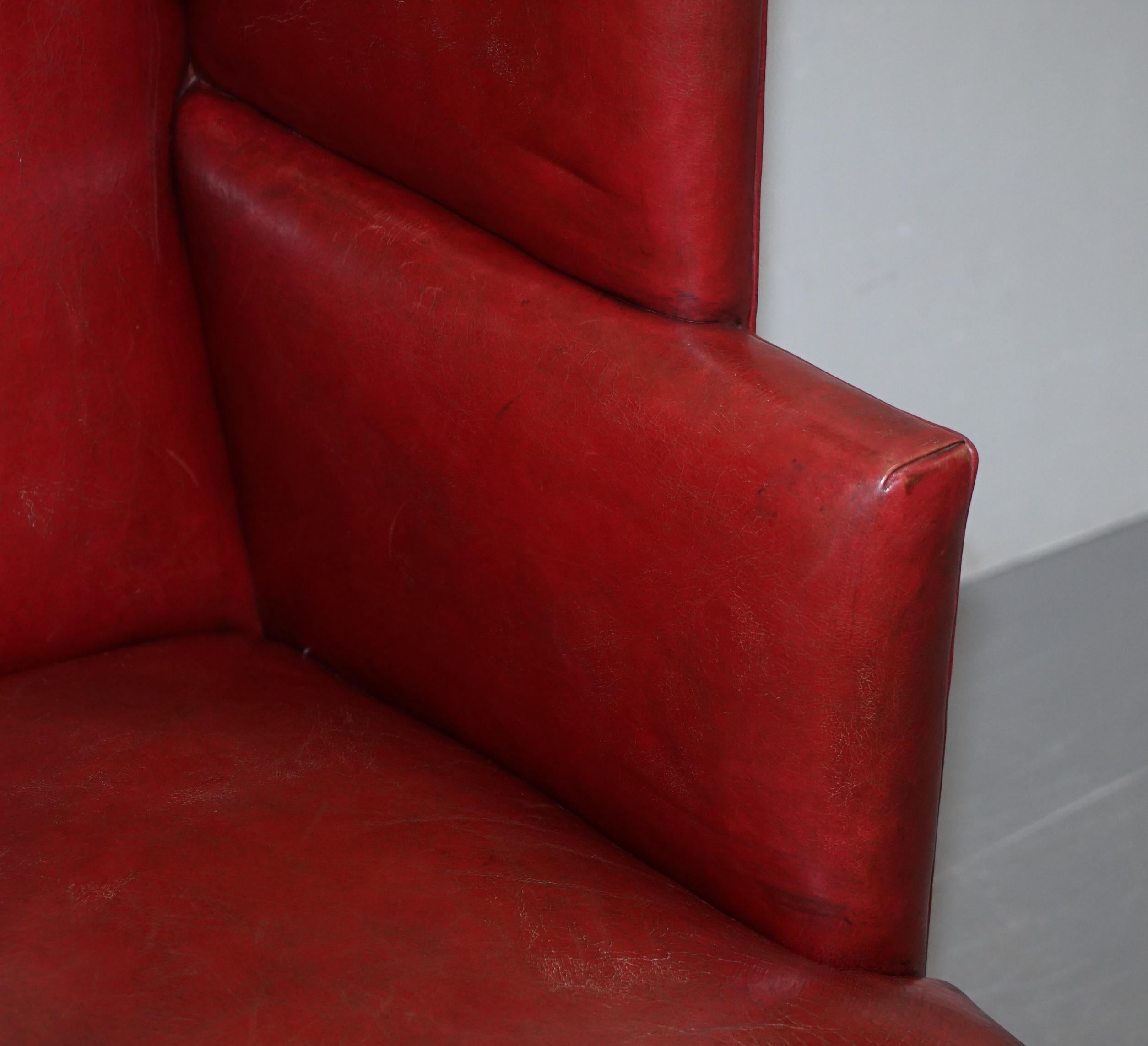 Sublime Early Georgian circa 1780 Porters Wingback Armchair Postbox Red Leather For Sale 3