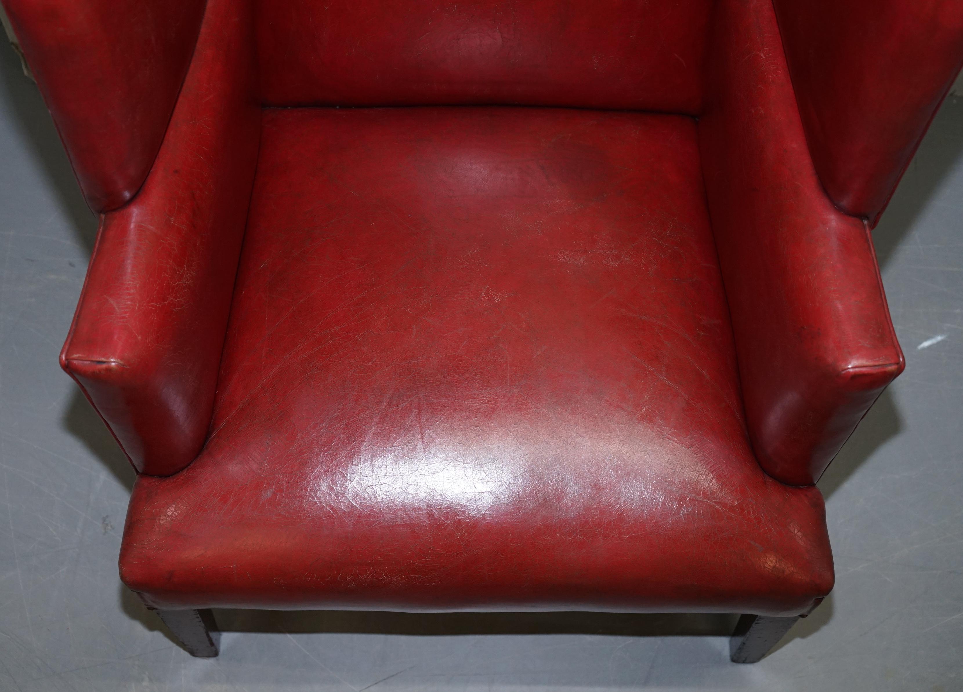 Anglais Sublime fauteuil Porters Wingback en cuir rouge Postbox du début de l'époque géorgienne, vers 1780 en vente