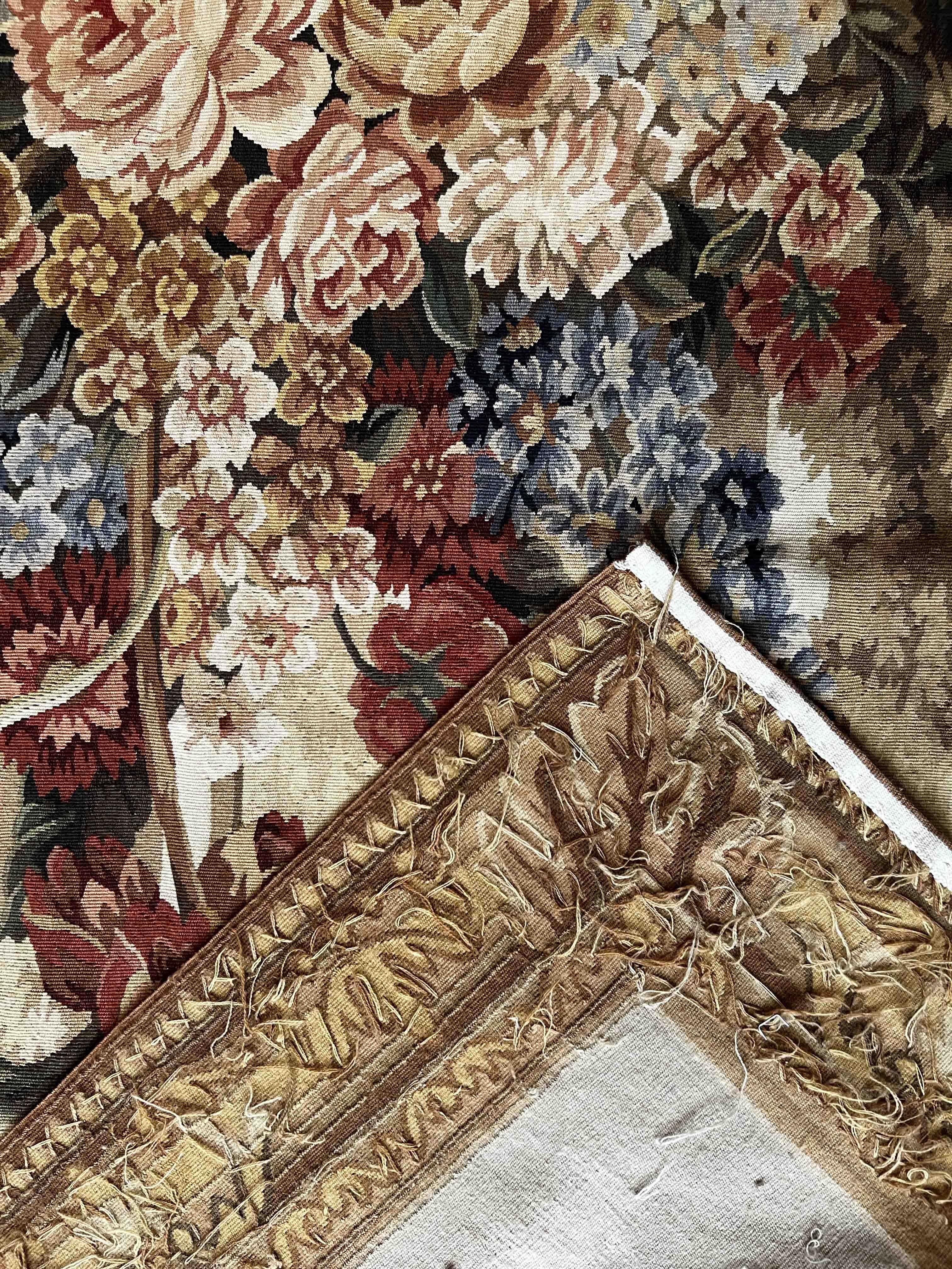 sublime floral tapestry of XX th century - n° 1191 In Excellent Condition For Sale In Paris, FR