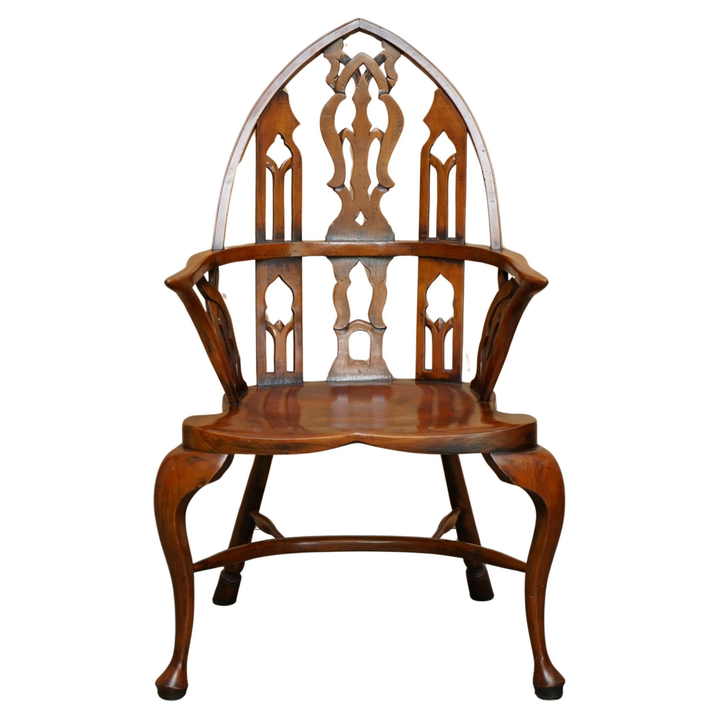 SUBLIME VOLLSTÄNDIG RESTORIERTES GOTHIC WINDSOR STEEPLE BACK BURR YEW & ELM ARMCHAiR