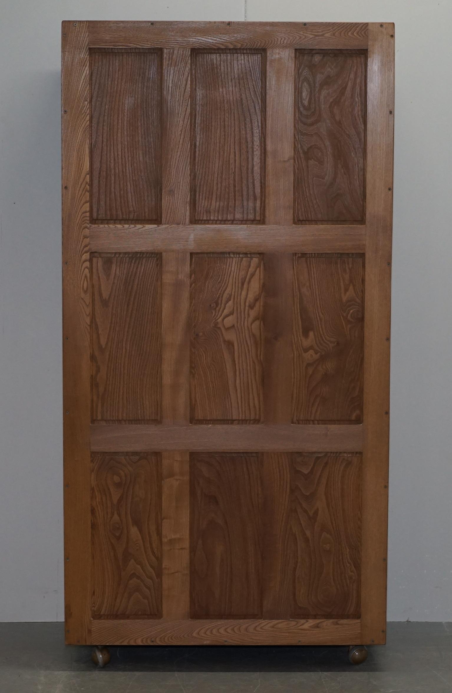 Sublime G Plan circa 1960s Ercol Wardrobe in Solid Elm Part of Large Suite In Good Condition In West Sussex, Pulborough