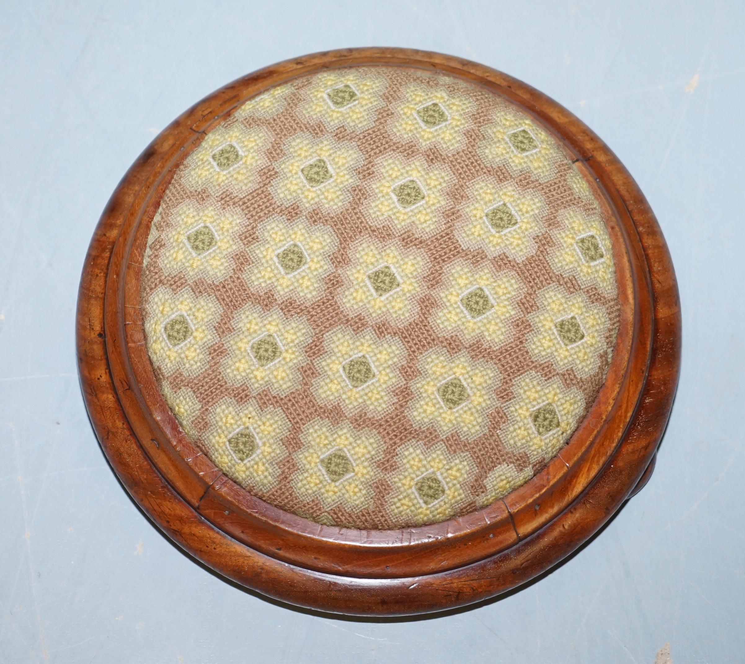 We are delighted to offer this lovely small Georgian Walnut round footstool

A very nicely made traditional Georgian stool, the frame is walnut, the upholstery is Victorian I think and in good order

We have cleaned waxed and polished the
