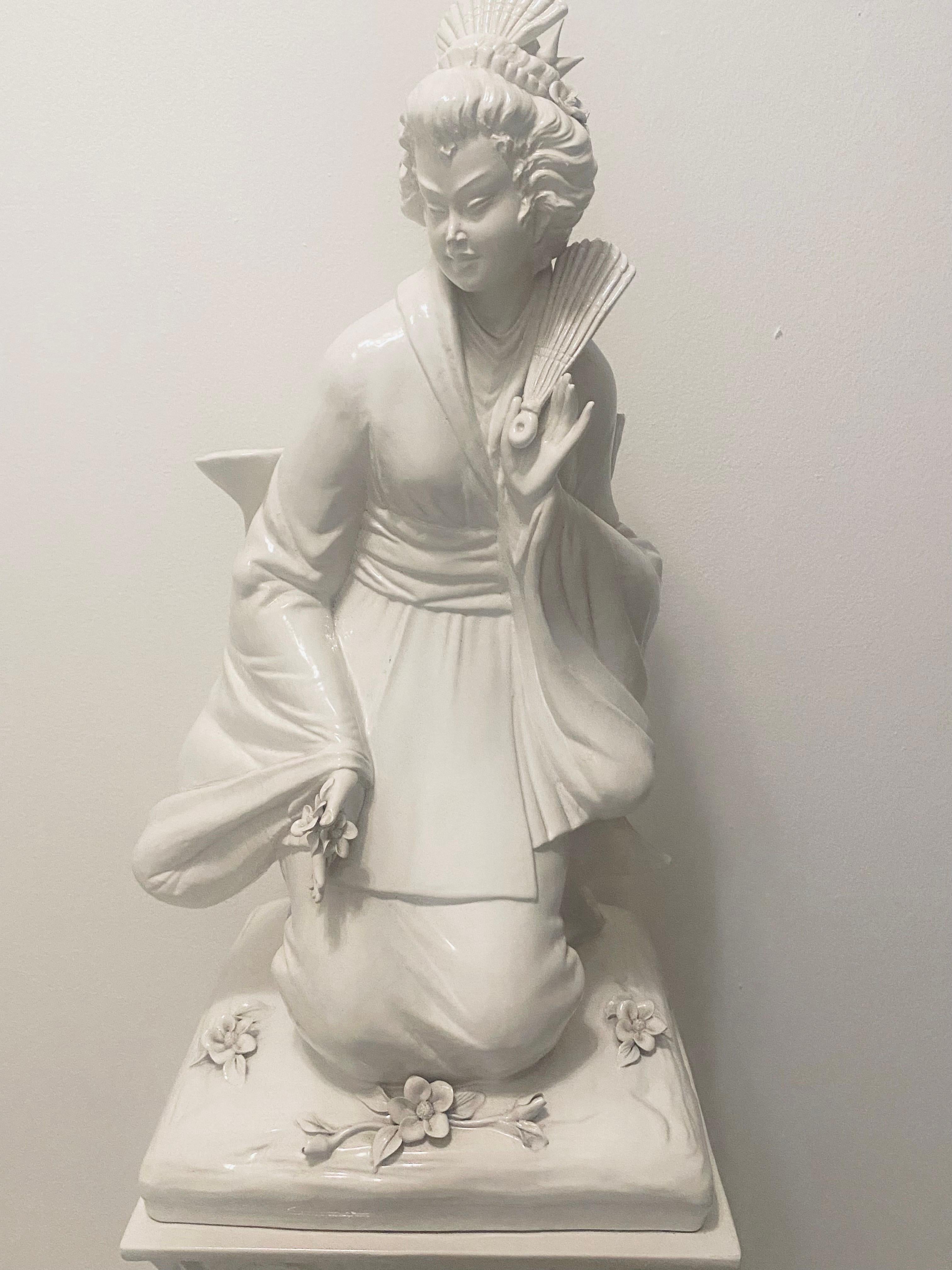 Sublime Italian Mid-Century Pearlized Ceramic Geisha Figurine on Pedestal 11