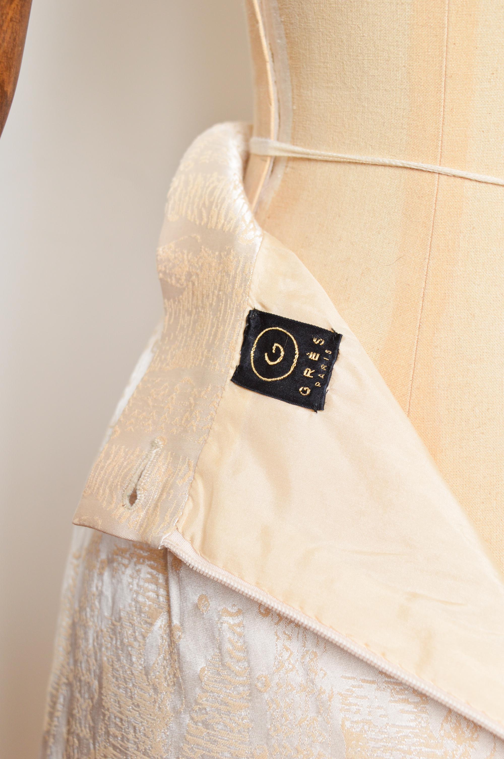 Sublime jupe crayon MADAME GRÉS Ivoire Satin texturé Crème Vintage en vente 7