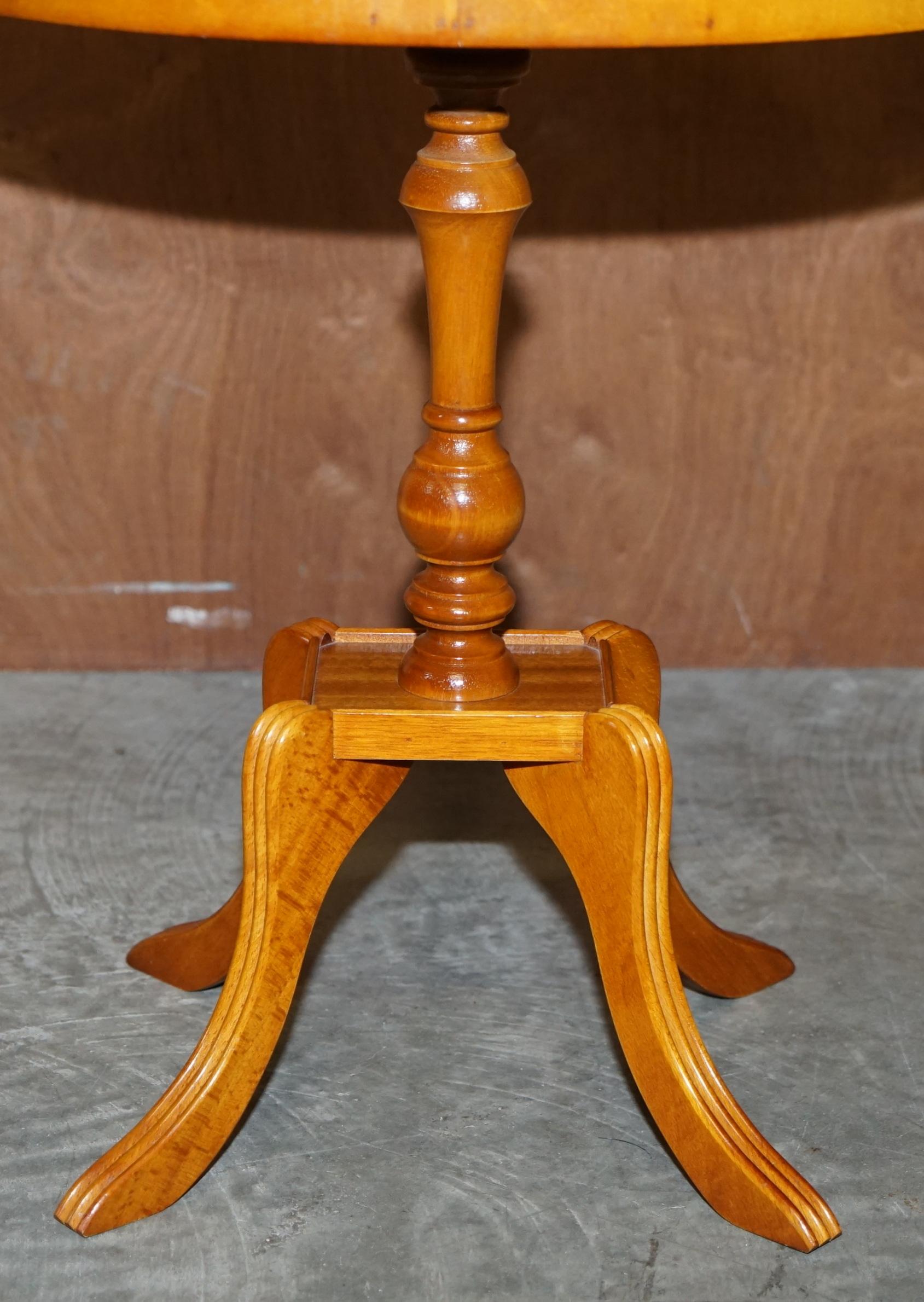 Art Deco Sublime Hardwood Wood Beresford & Hicks Side End Lamp Table with Gallery Rail For Sale