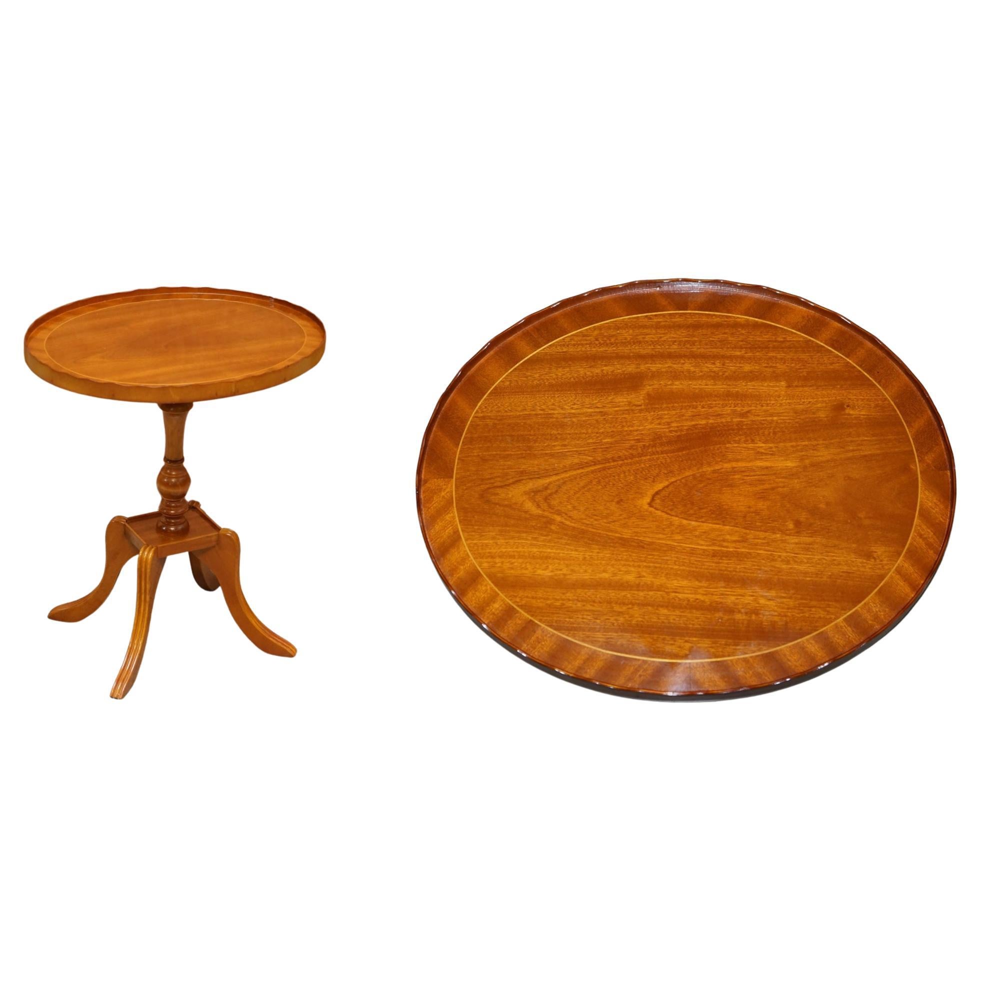Sublime mesa de lámpara auxiliar de madera noble Beresford & Hicks con riel de galería