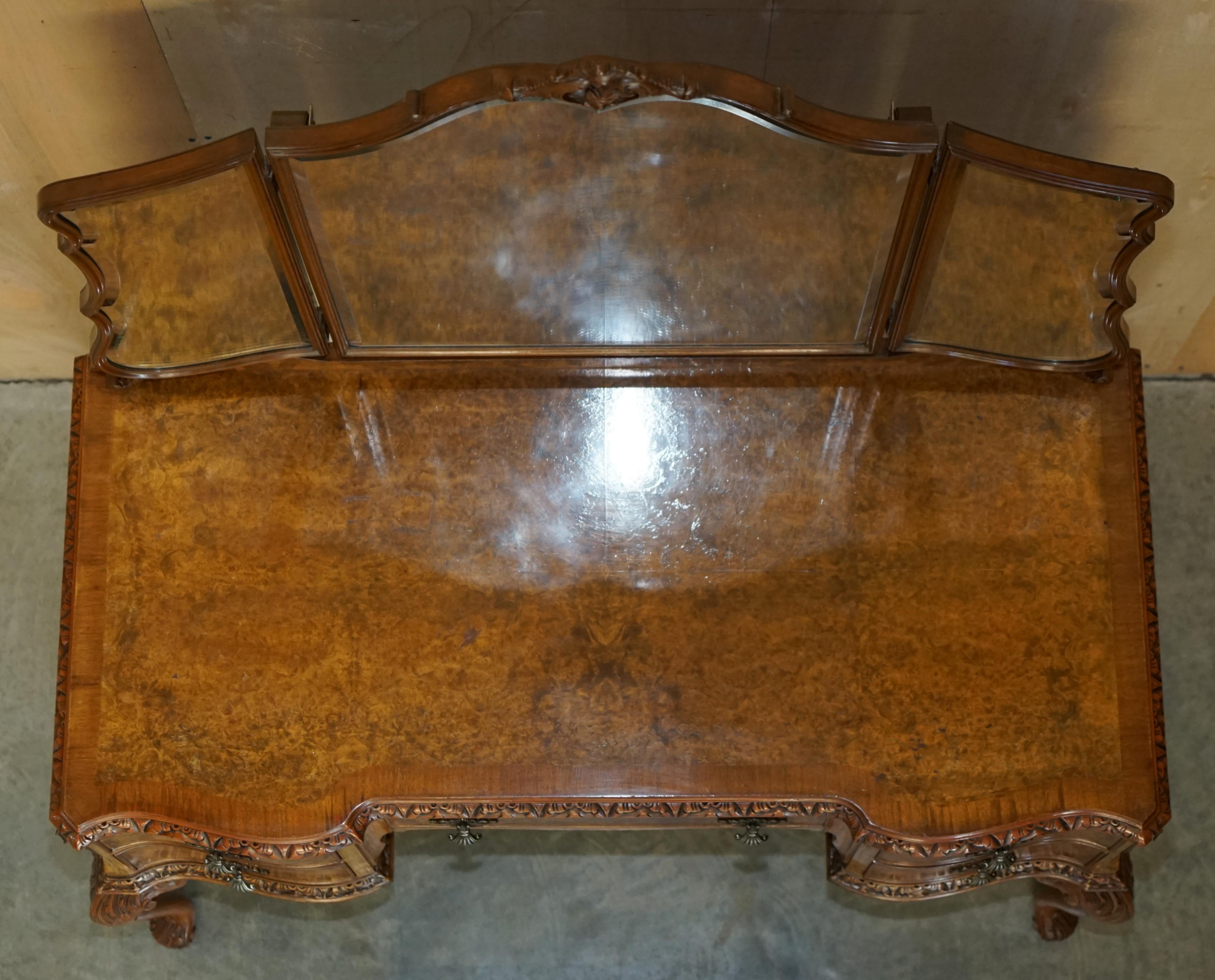 Sublime Maple & Co Burr Walnut Hand Carved Dressing Table Part of Suite For Sale 6