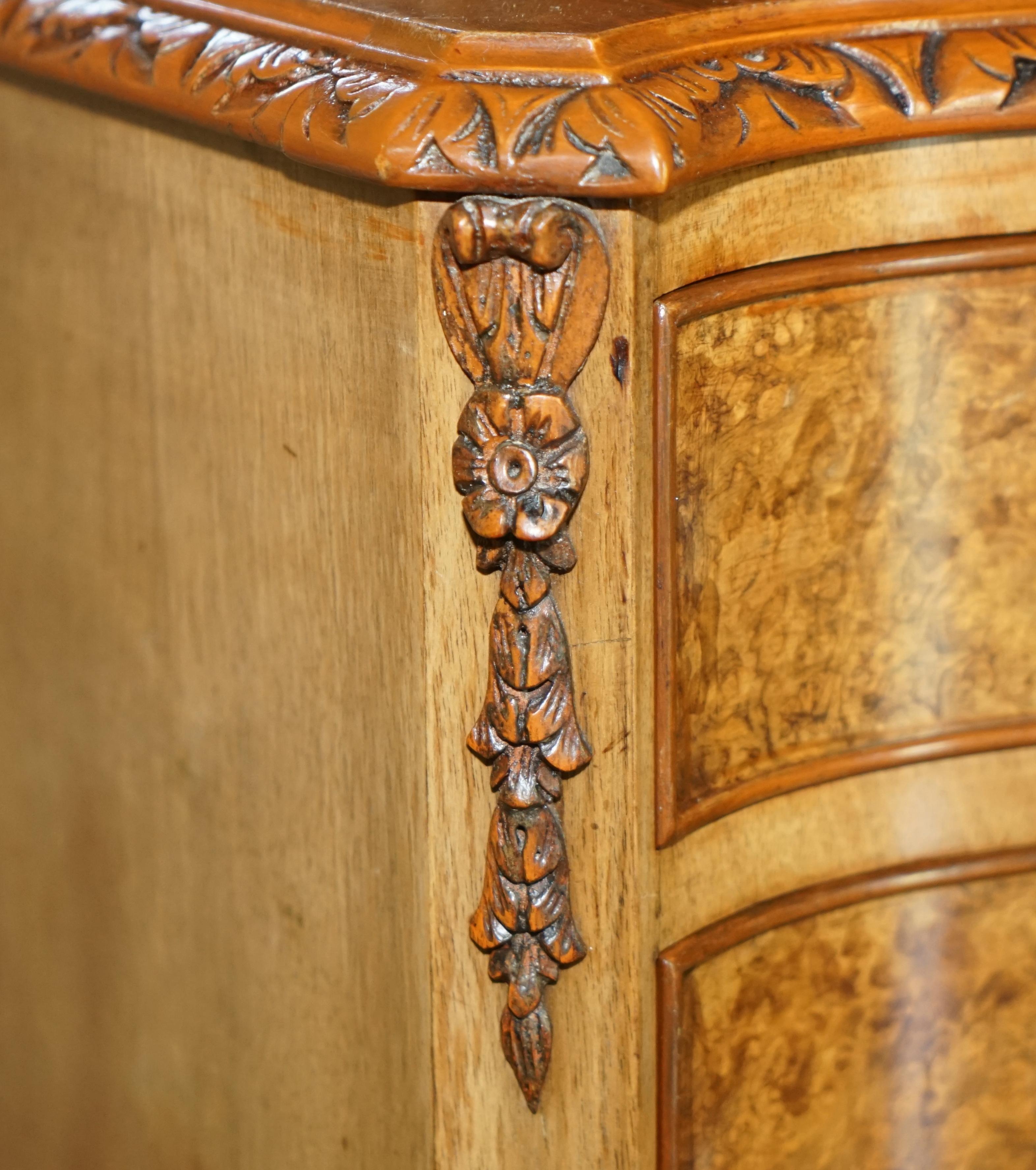 Sublime Maple & Co Burr Walnut Hand Carved Dressing Table Part of Suite For Sale 1