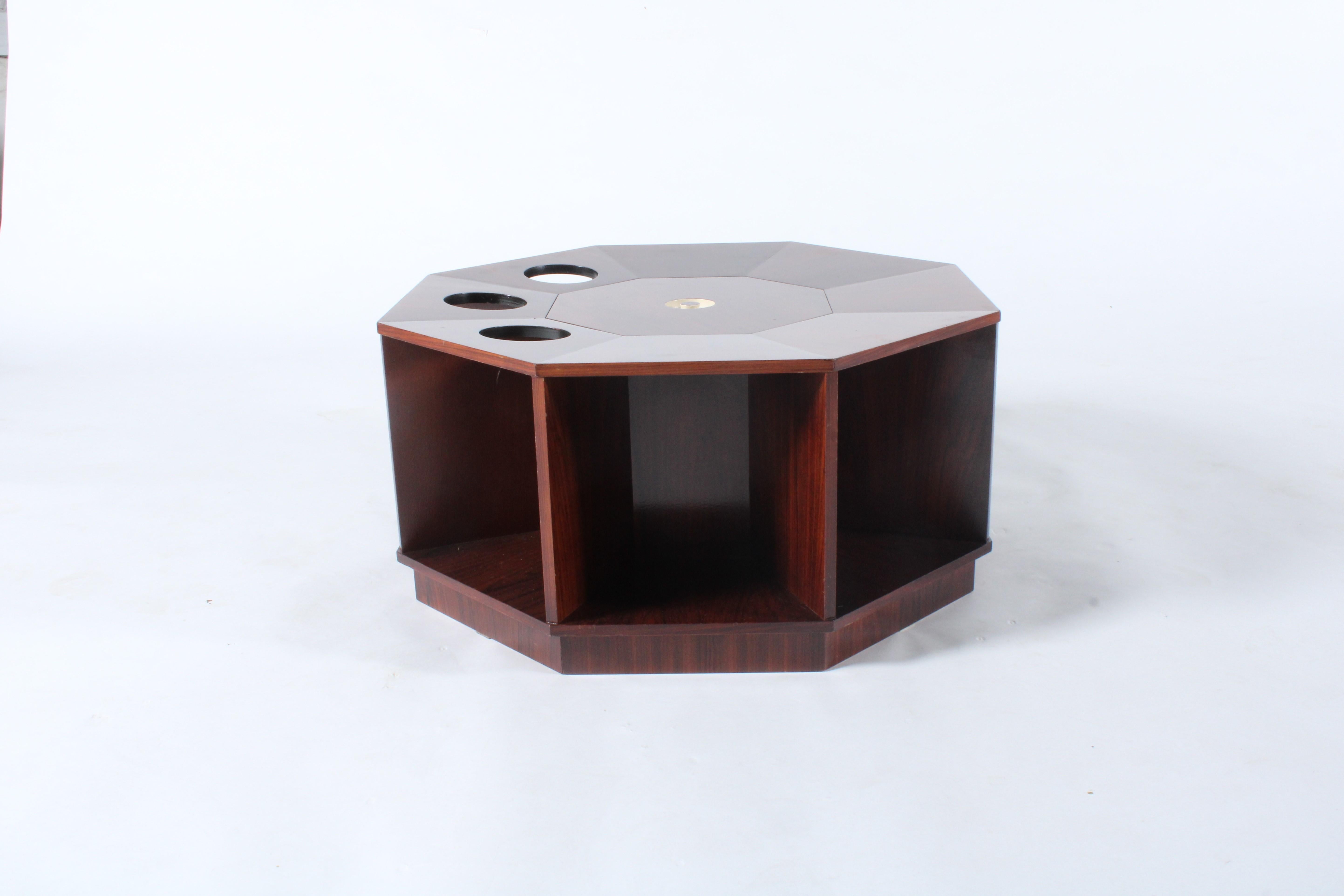 Fatto a mano Sublime tavolino ottagonale italiano del Mid Century *Consegna gratuita in vendita