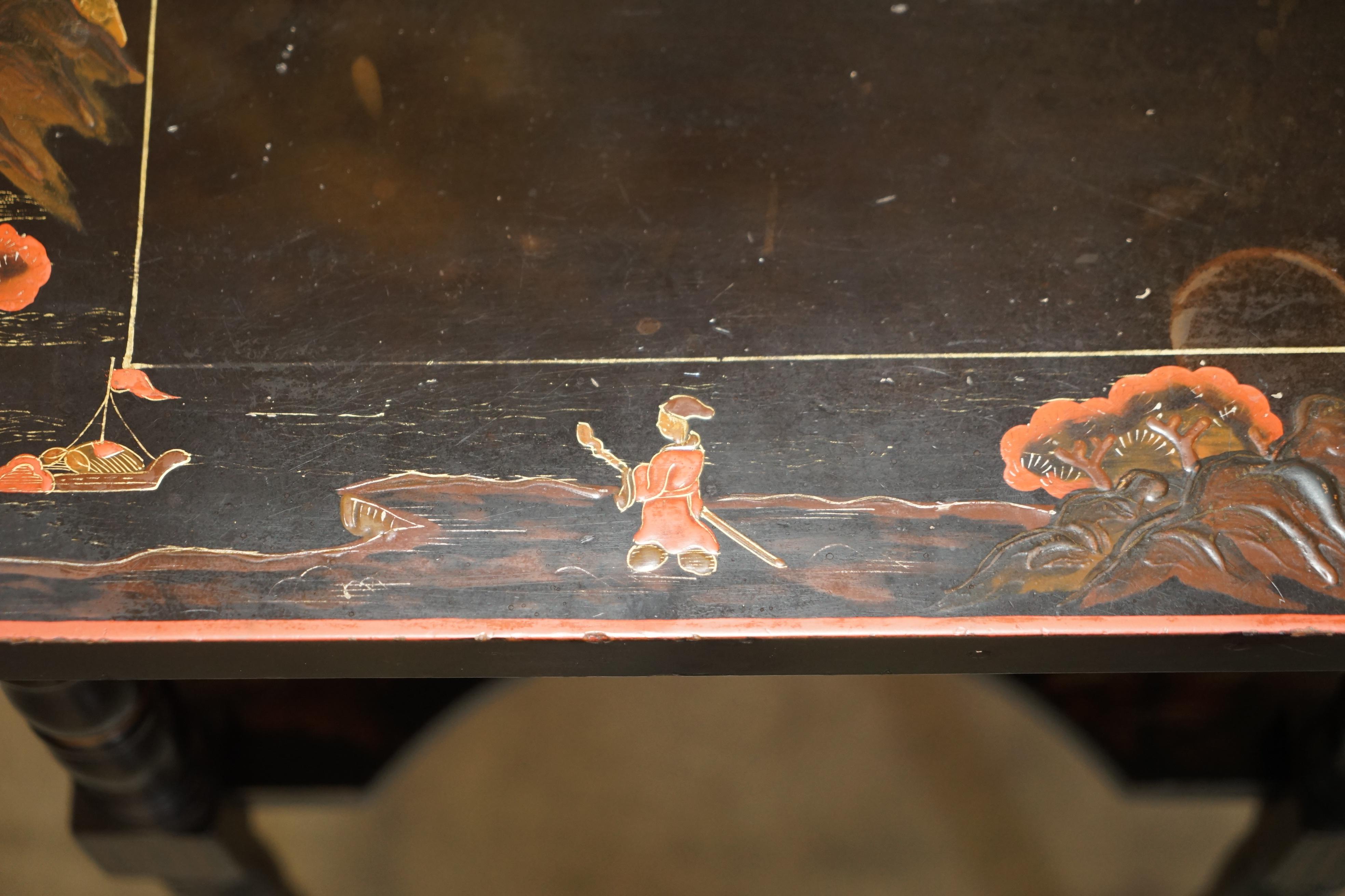 SUBLIME NEST OF 2 CIRCA 1880 CHiNESE CHINOISERIE LACQURERED TABLES HAND PAINTED For Sale 3