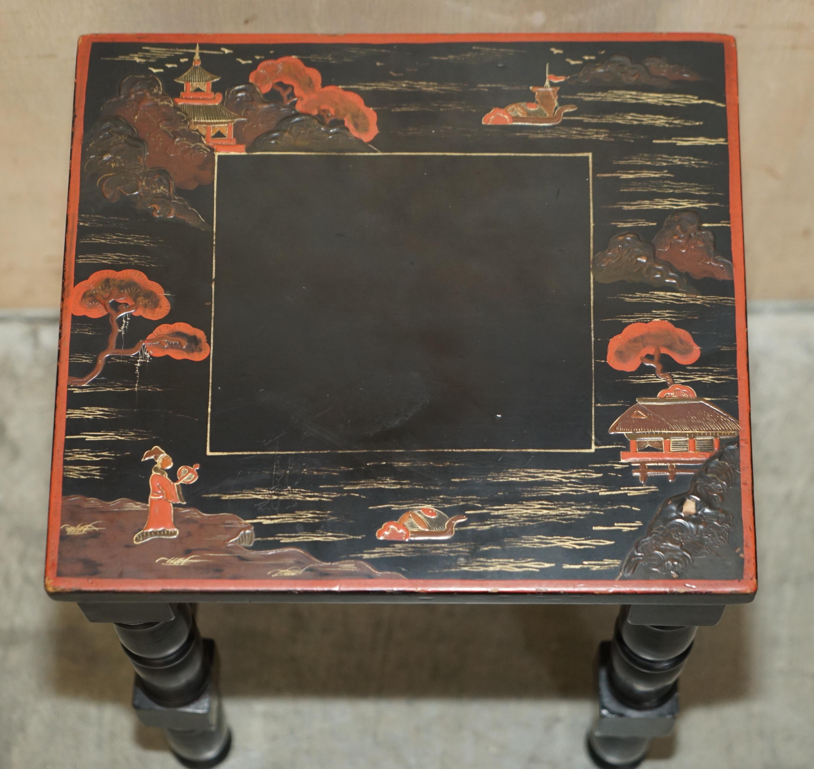 SUBLIME NEST OF 2 CIRCA 1880 CHiNESE CHINOISERIE LACQURERED TABLES HAND PAINTED For Sale 9