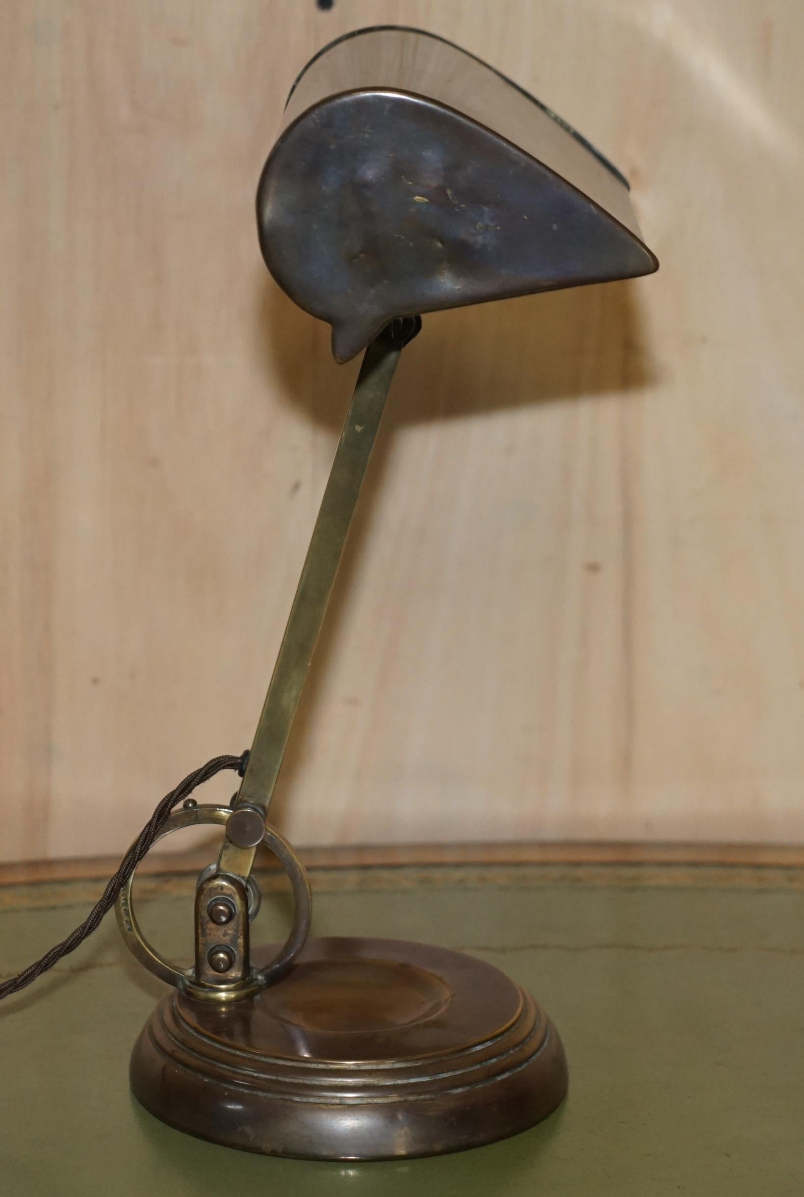 Sublime Original 1920's Bronze Brass & Copper Articulated Bankers Table Lamp For Sale 1
