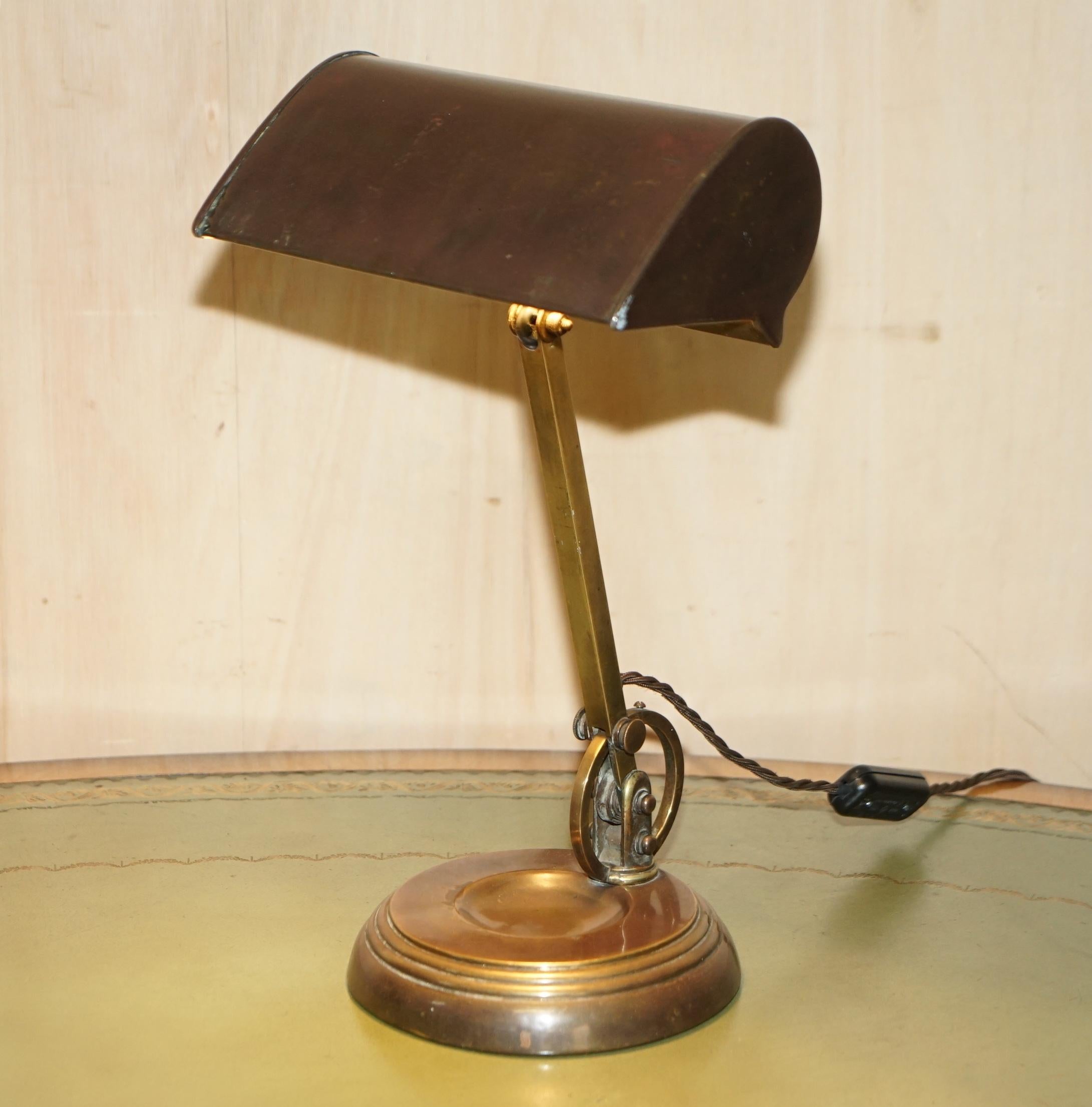 Sublime Original 1920's Bronze Brass & Copper Articulated Bankers Table Lamp For Sale 3