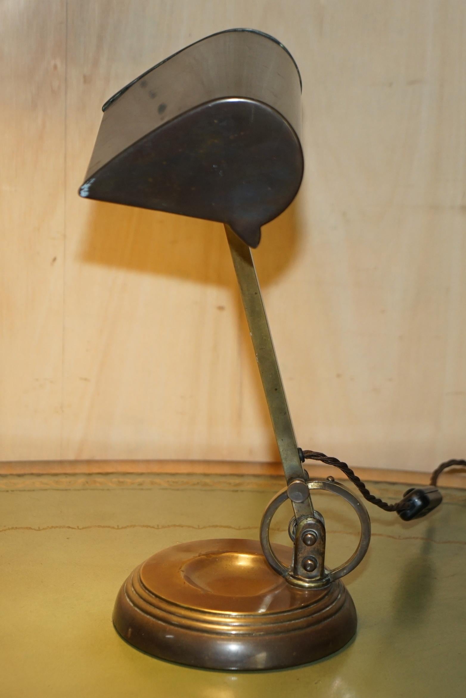 Sublime Original 1920's Bronze Brass & Copper Articulated Bankers Table Lamp For Sale 4