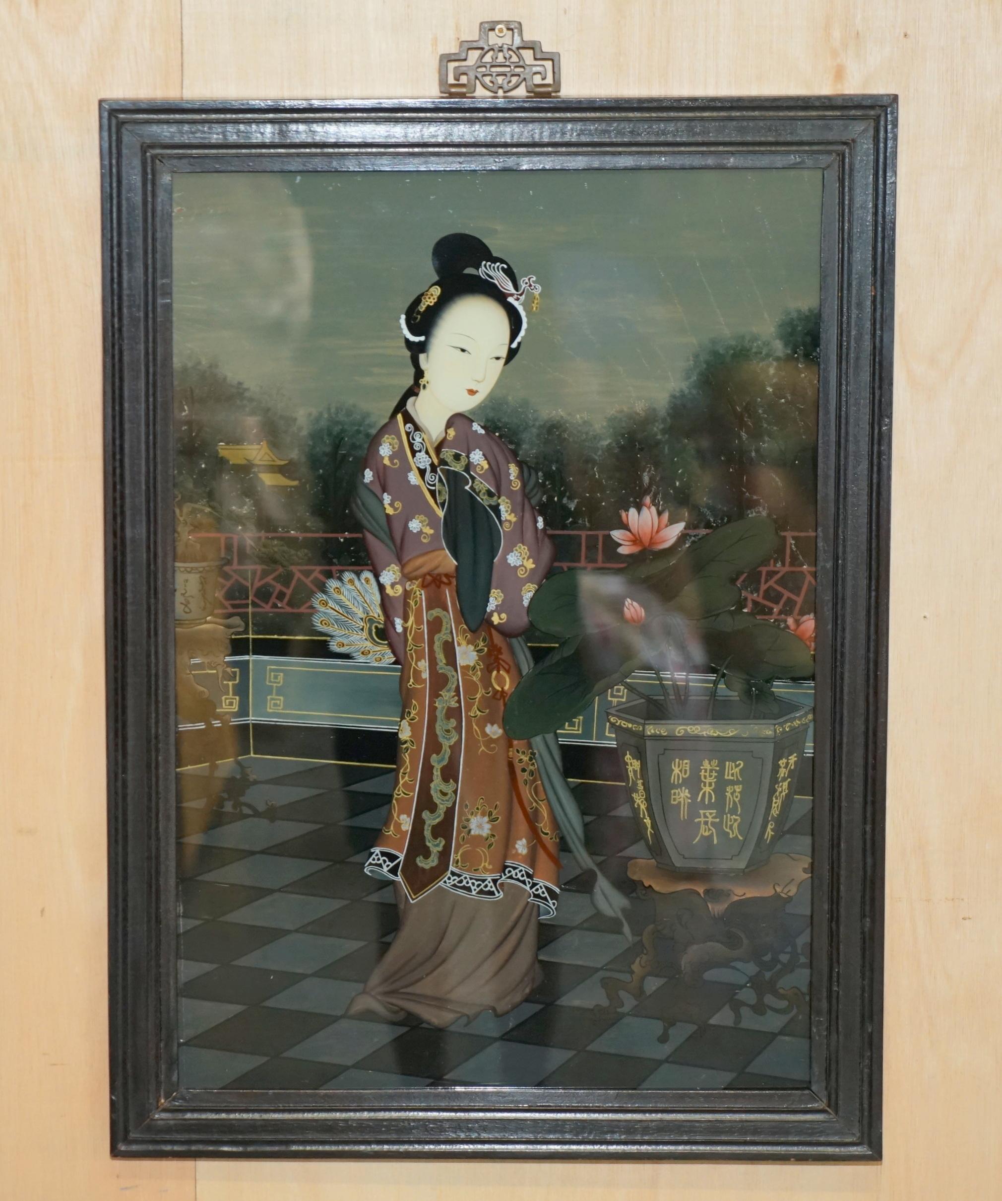 Royal House Antiques

Royal House Antiques freut sich, dieses erhabene Paar antiker chinesischer Ahnenporträts zum Verkauf anbieten zu können, die von Hand auf die Rückseite des Glases rückwärts gemalt wurden.

Bitte beachten Sie die Lieferkosten