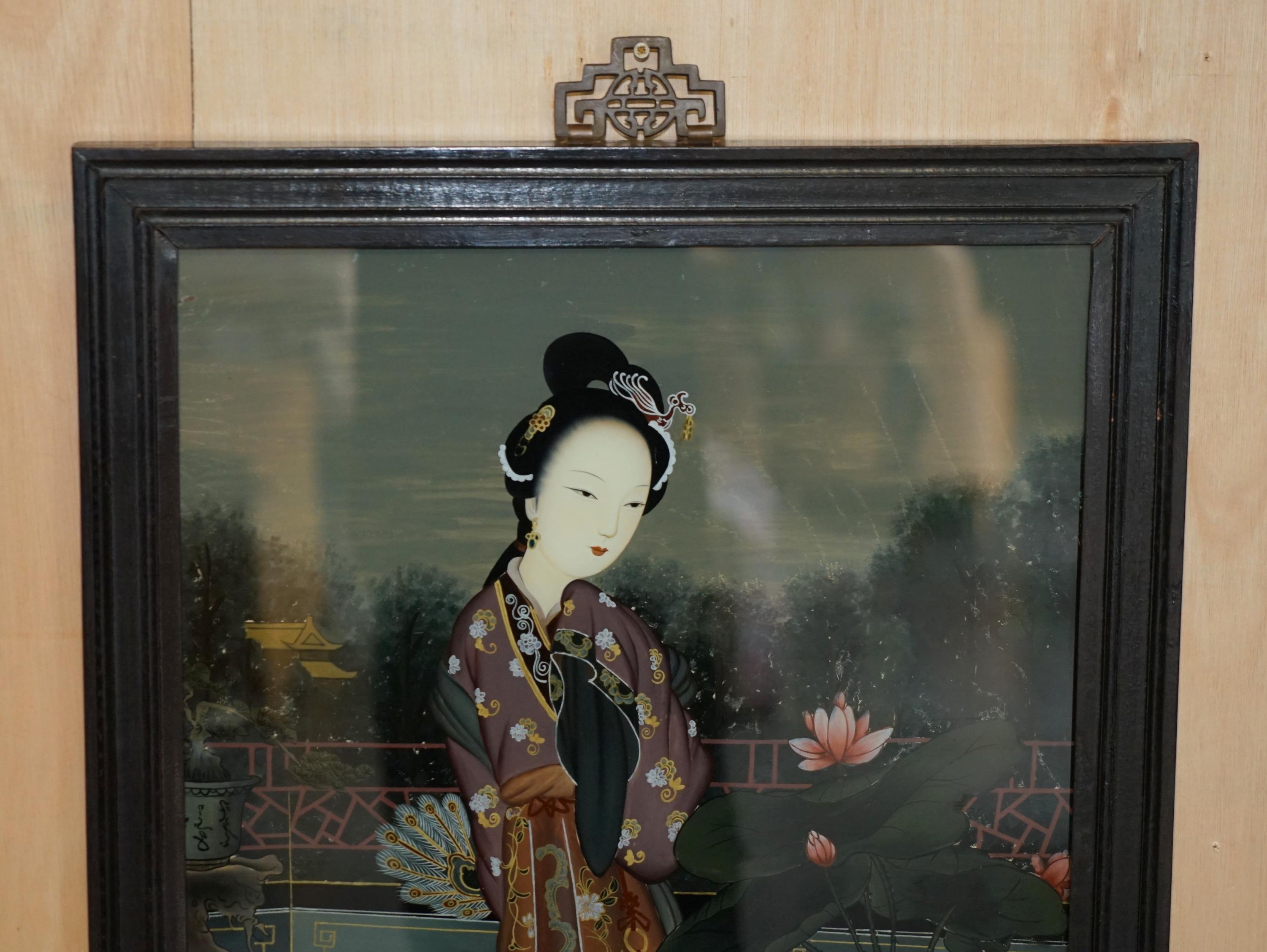 Erhabenes Paar antiker chinesischer Ahnenporträts mit handgemalten Glasgemälden (Chinesischer Export) im Angebot
